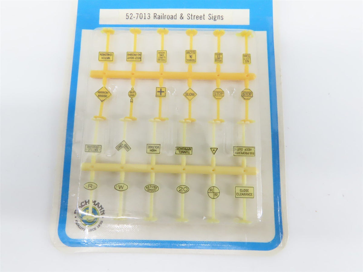 LOT of 10+ N Scale Kato/Tomix Car, Trucks, People Figures &amp; Sign Packs