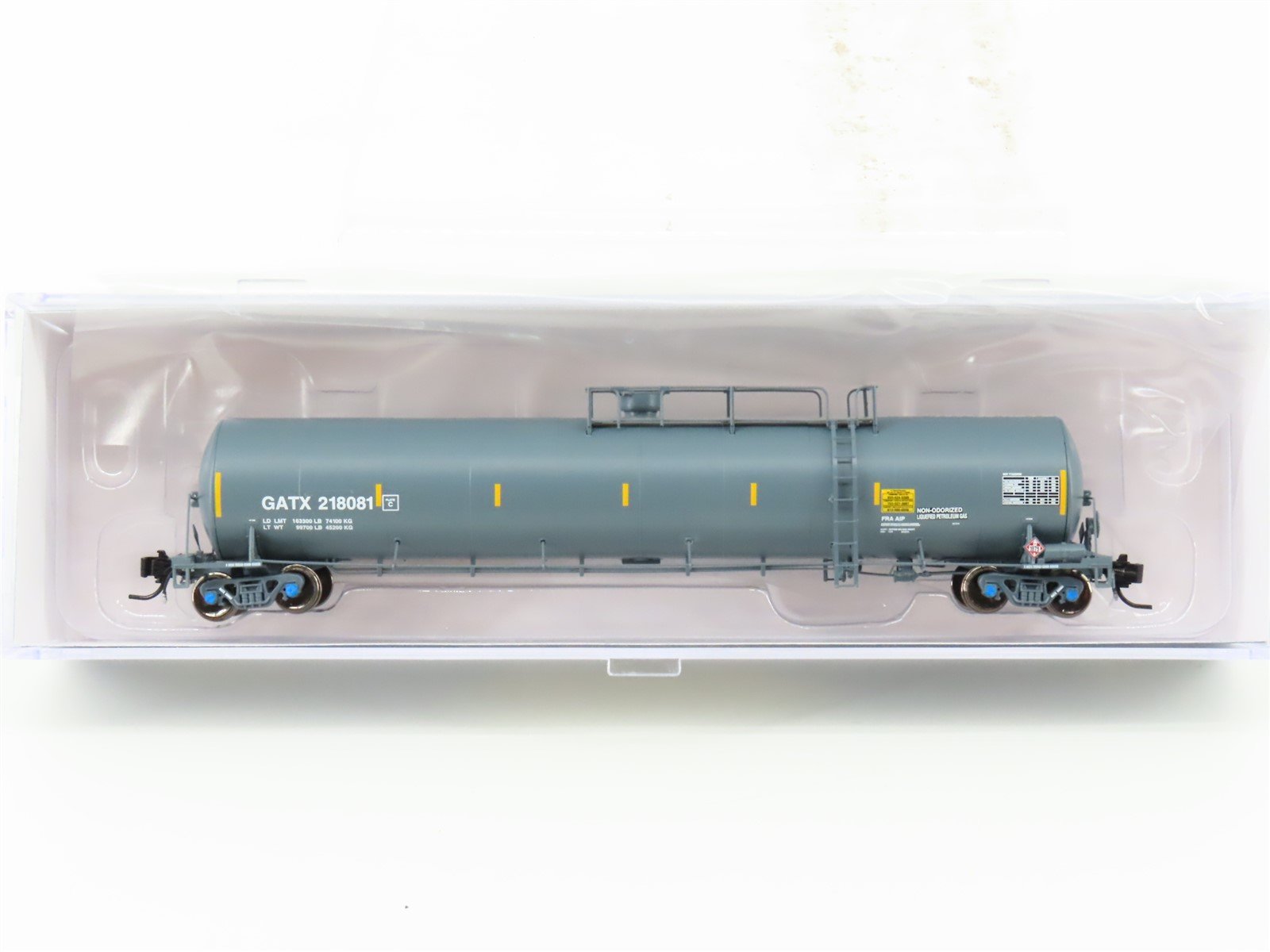 N Scale Athearn ATHGN16894 GATX Leasing UTC 33k LPG Tankcar #218081