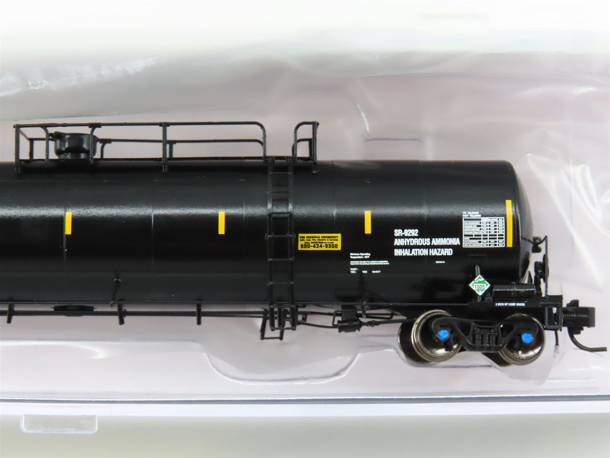 N Scale Athearn ATHGN16900 TILX Leasing UTC 33k LPG Tankcar #501115