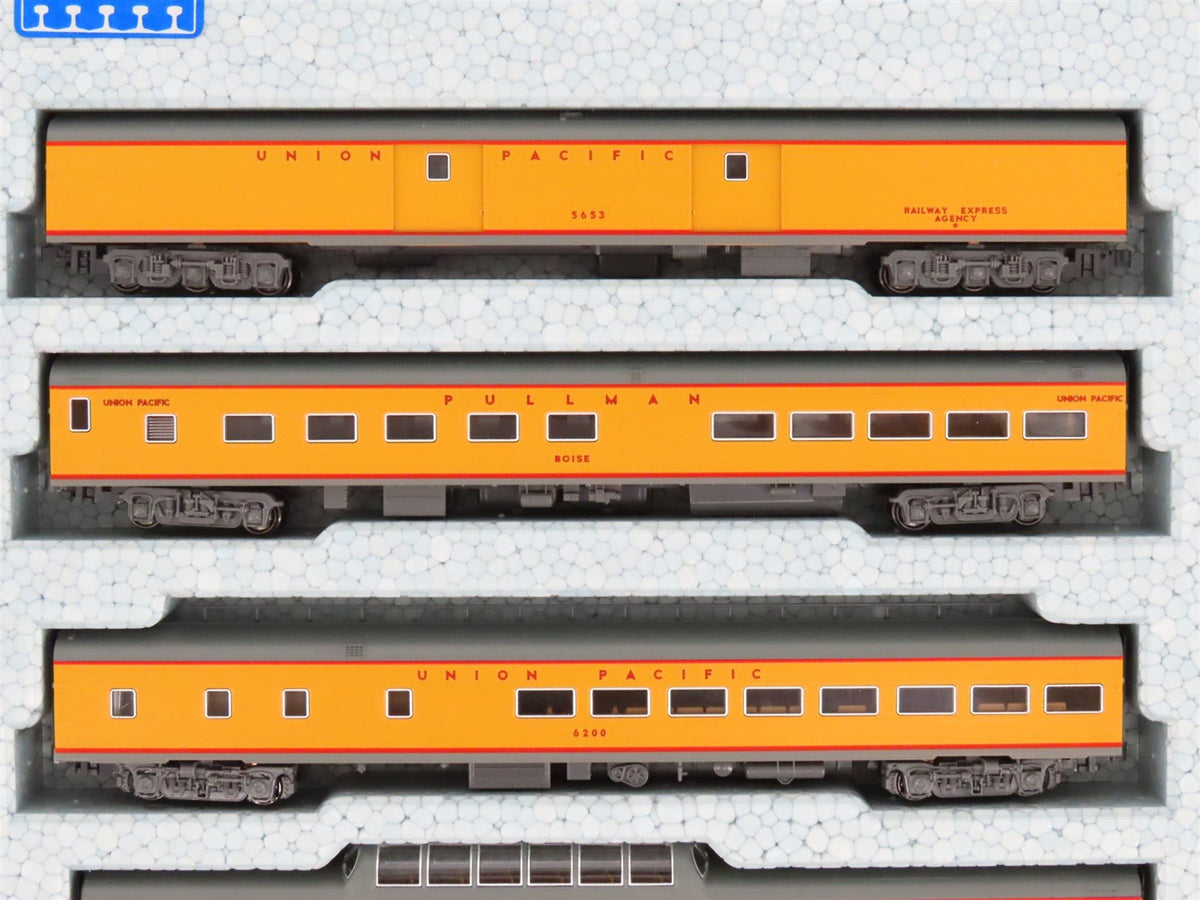 N KATO 106-088-1 UP City Of LA Passenger 11-Car Set w/Unitrack Display &amp; Lights