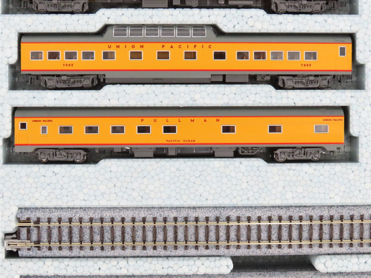 N KATO 106-088-1 UP City Of LA Passenger 11-Car Set w/Unitrack Display &amp; Lights