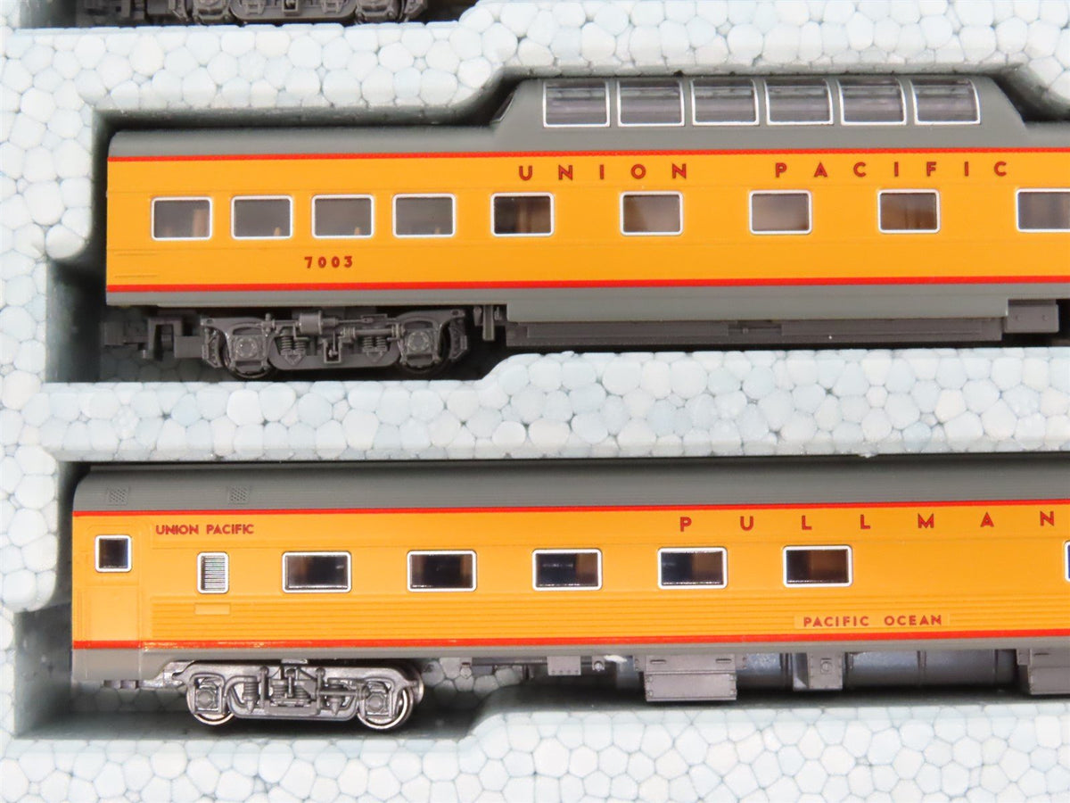 N KATO 106-088-1 UP City Of LA Passenger 11-Car Set w/Unitrack Display &amp; Lights