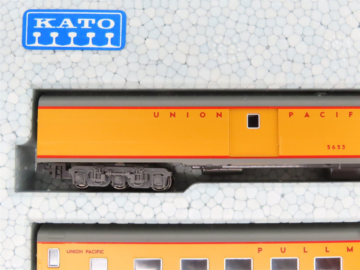 N KATO 106-088-1 UP City Of LA Passenger 11-Car Set w/Unitrack Display &amp; Lights