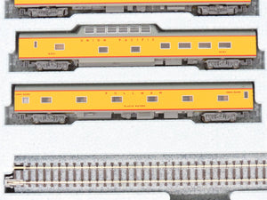 N KATO 106-087 UP City Of Los Angeles Passenger 11-Car Set w/Unitrack Display