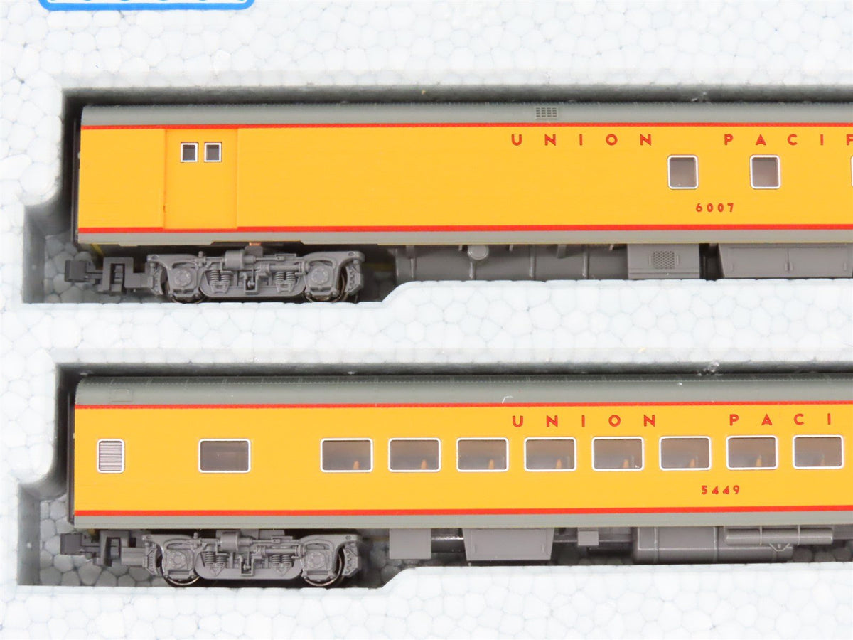 N KATO 106-087 UP City Of Los Angeles Passenger 11-Car Set w/Unitrack Display