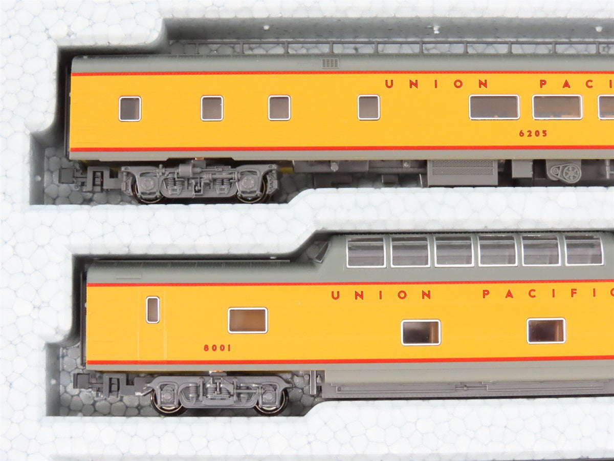 N KATO 106-087 UP City Of Los Angeles Passenger 11-Car Set w/Unitrack Display