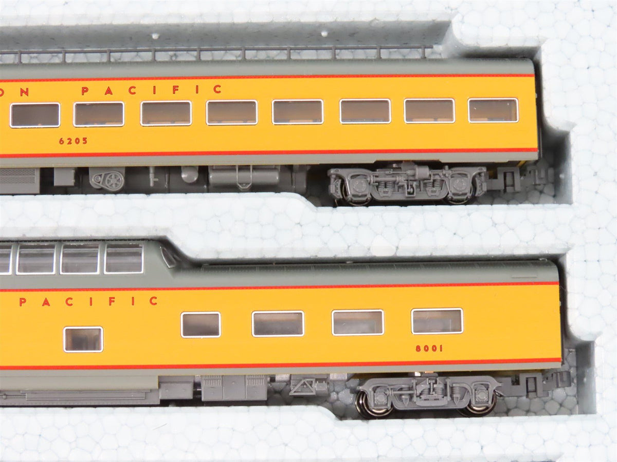 N KATO 106-087 UP City Of Los Angeles Passenger 11-Car Set w/Unitrack Display