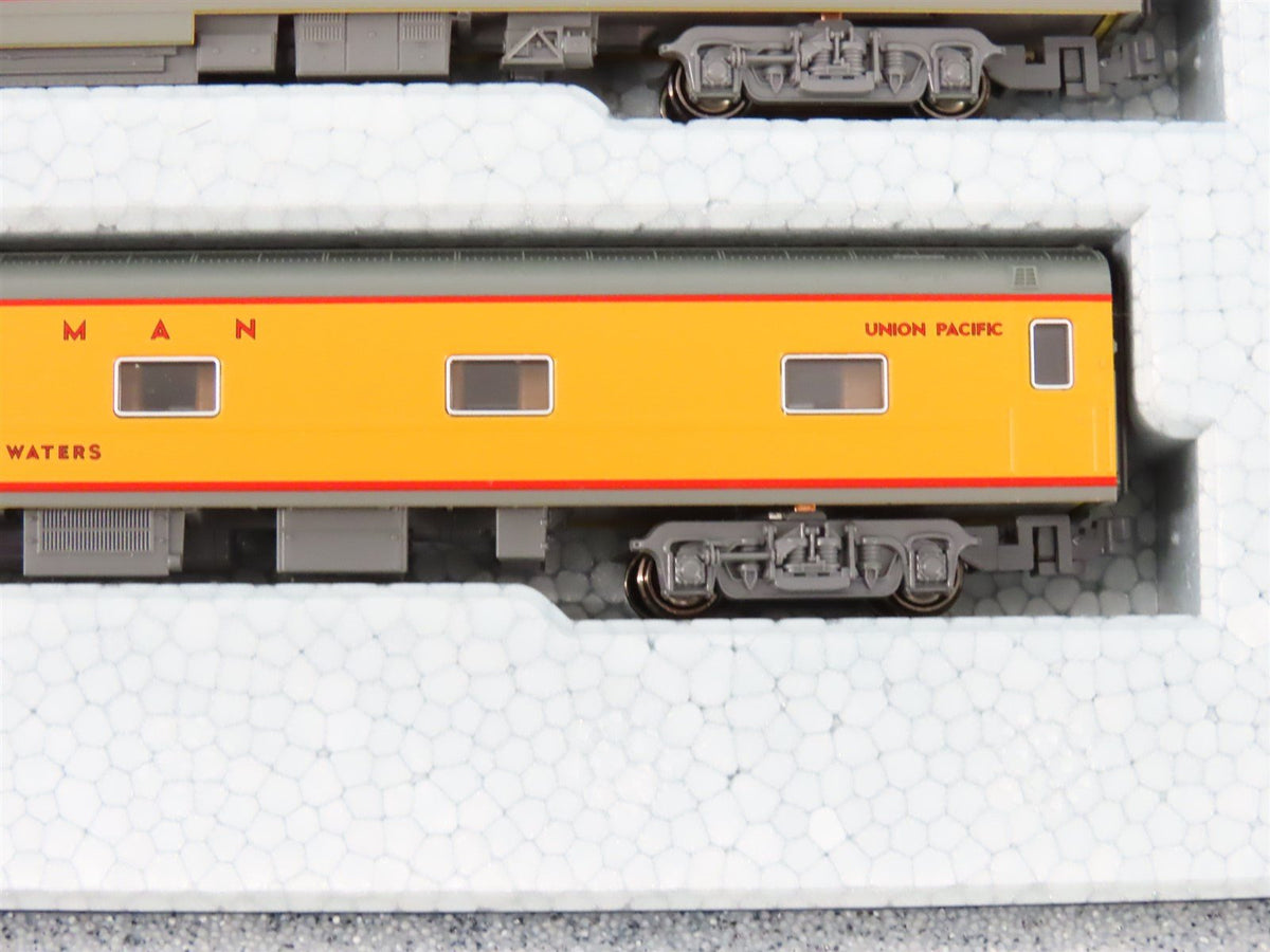 N KATO 106-087 UP City Of Los Angeles Passenger 11-Car Set w/Unitrack Display