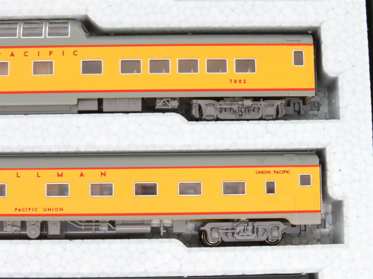 N KATO 106-087 UP City Of Los Angeles Passenger 11-Car Set w/Unitrack Display