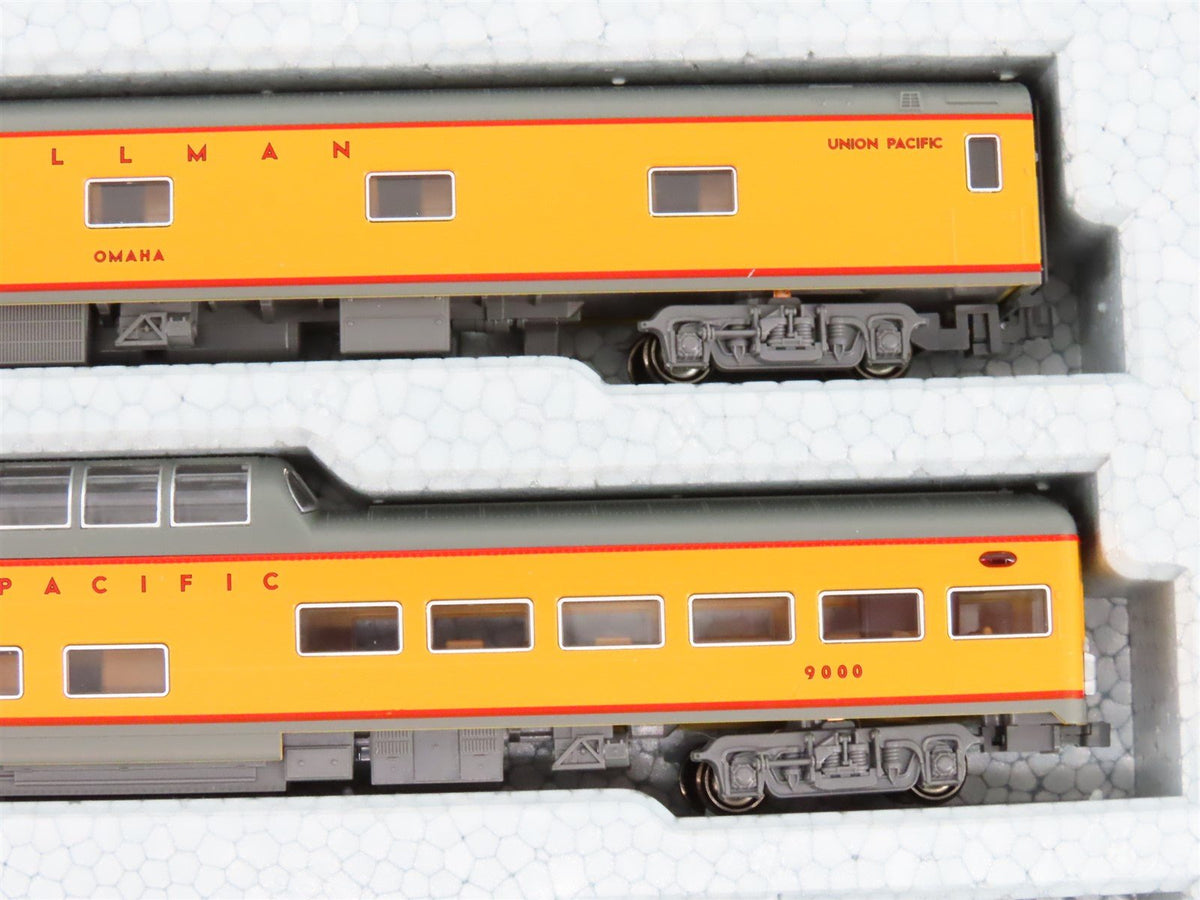 N KATO 106-087 UP City Of Los Angeles Passenger 11-Car Set w/Unitrack Display
