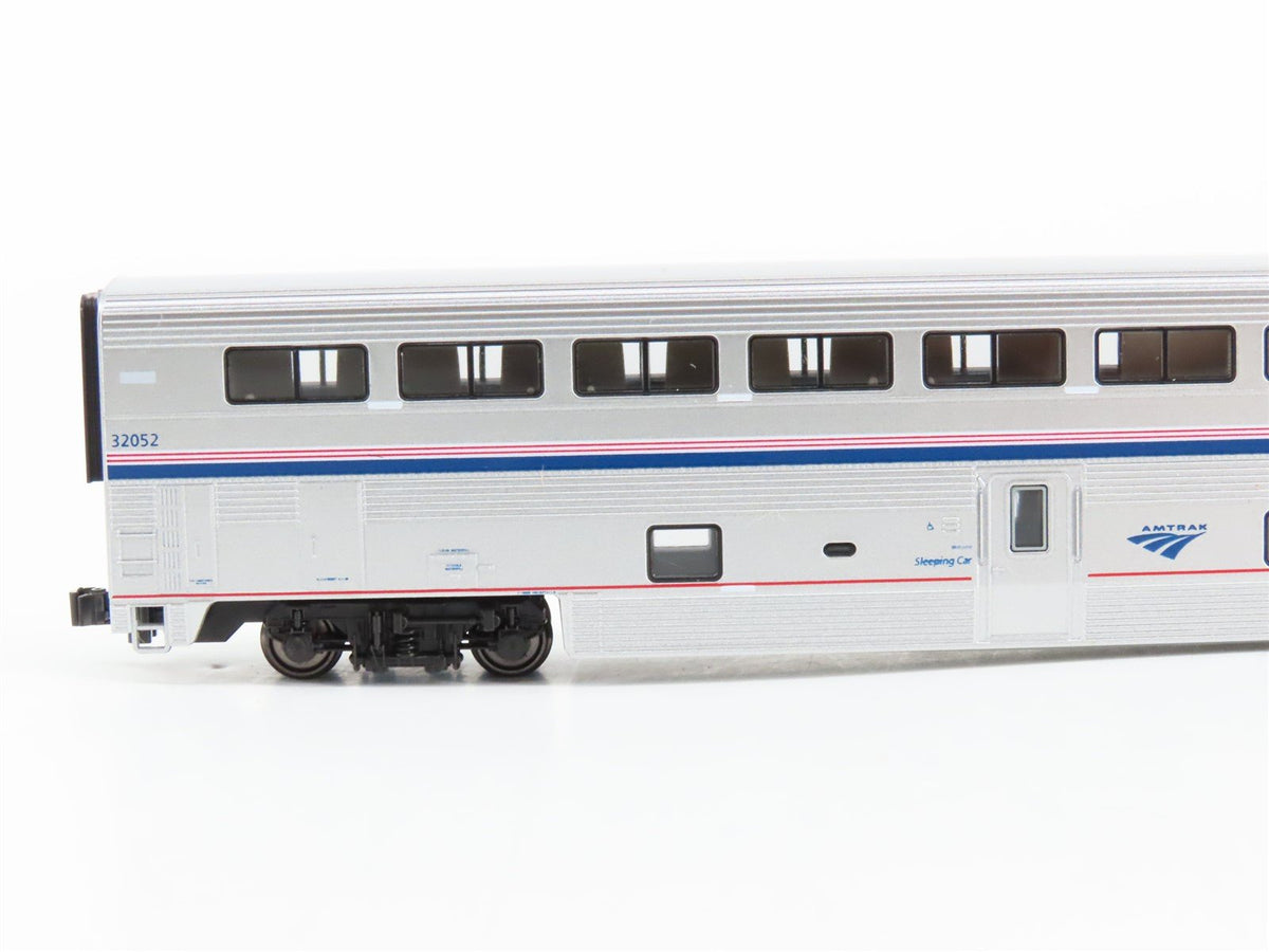 N Scale KATO 10-1788-1 Amtrak ACL-42 Diesel w/ 3 Passenger Car Set