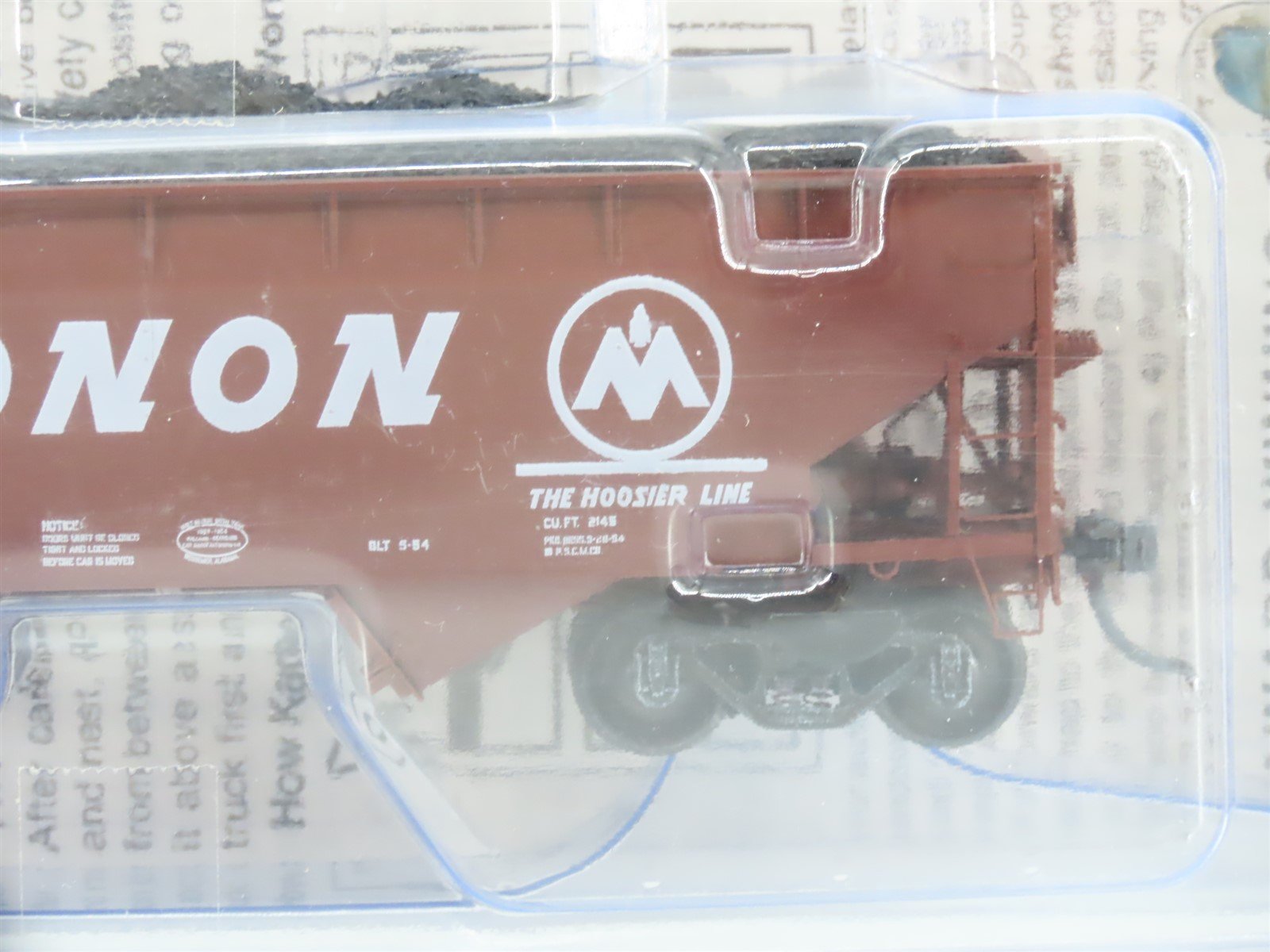 HO Scale Kadee 7016 CIL Monon 50-Ton 2-Bay Hopper Car #4048 Sealed