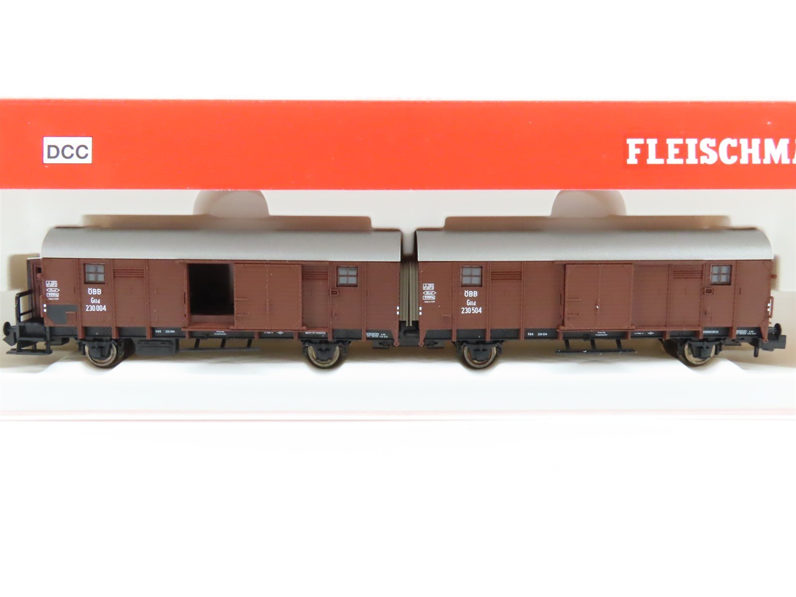 N Fleischmann 830681 OBB Austrian Federal Leig Wageneinheit Double Boxcar wLight