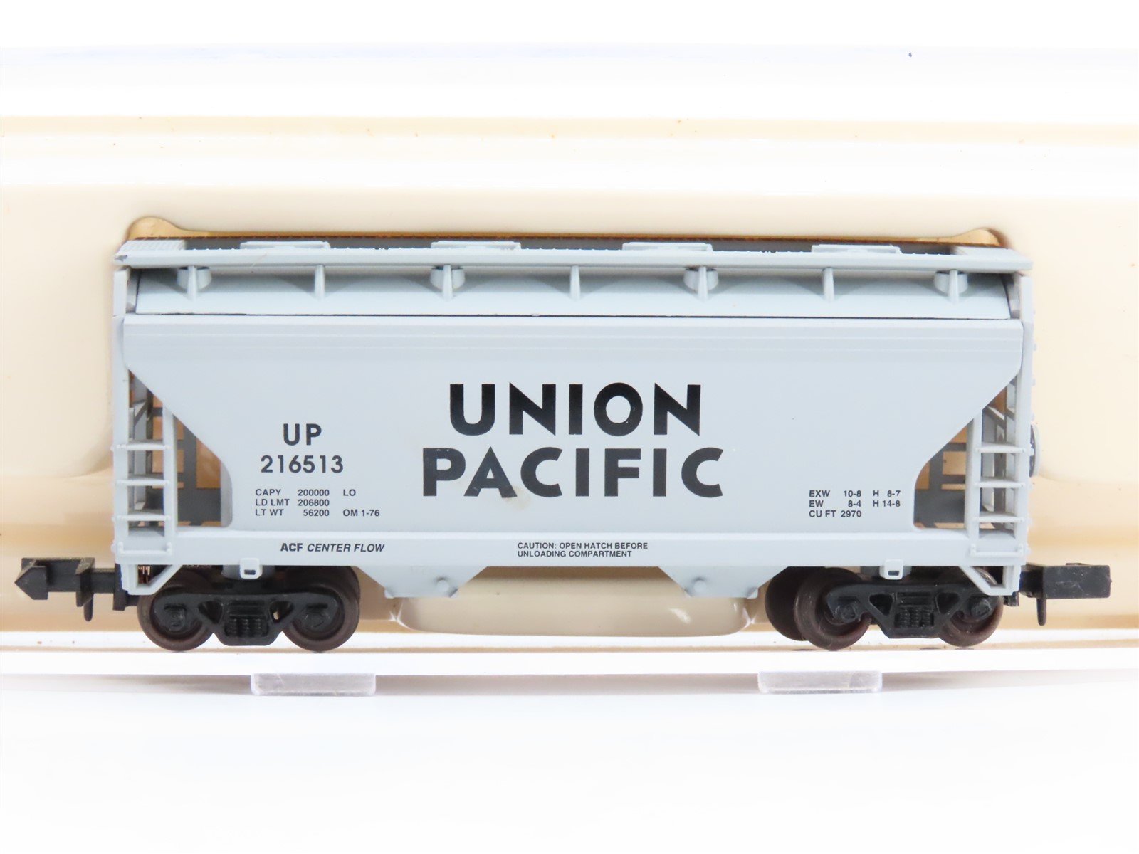 N Scale Atlas 39051 UP Union Pacific 2-Bay Centerflow Hopper #216513