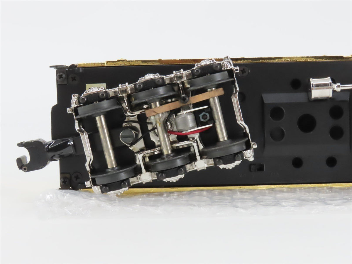 O Gauge 3-Rail Lionel 6-28062 100th Anniversery Gold 700E Hudson Steam wDisplay