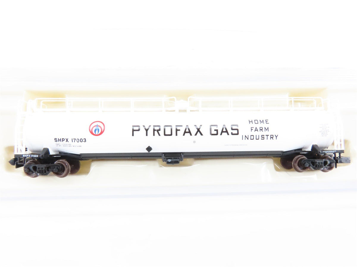 N Scale Atlas 37012 SHPX Pyrofax Gas 33,000 Gallon Tank Car #17003