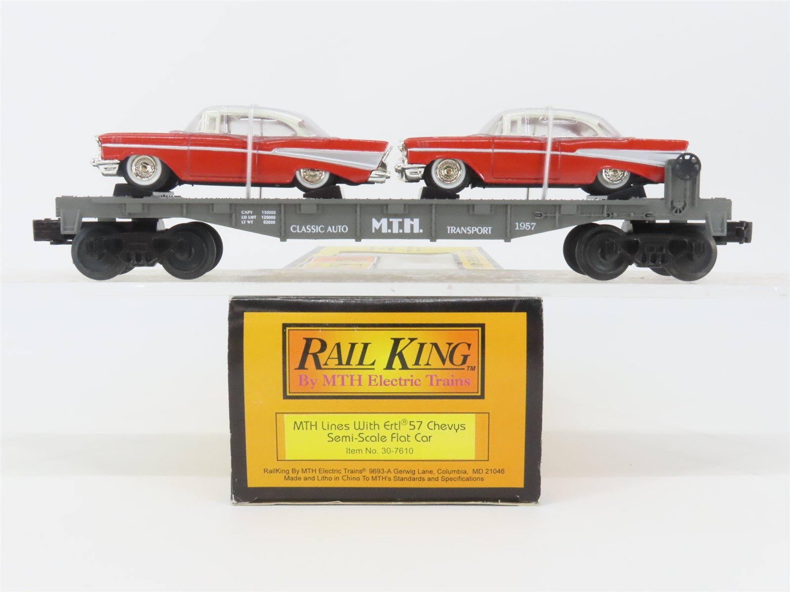 O Gauge 3-Rail MTH Rail King 30-7610 Auto Transport Flat Car #1957 w/ 2 Chevys