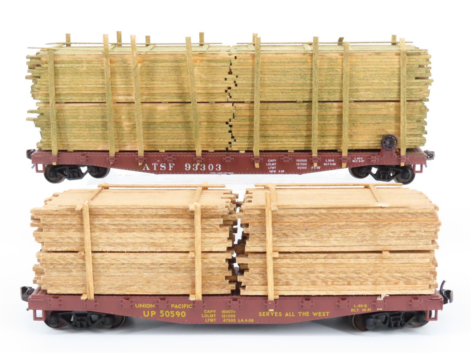 LOT of 2 HO Scale ATSF Santa Fe & UP Union Pacific Flat Cars w/ Custom Loads