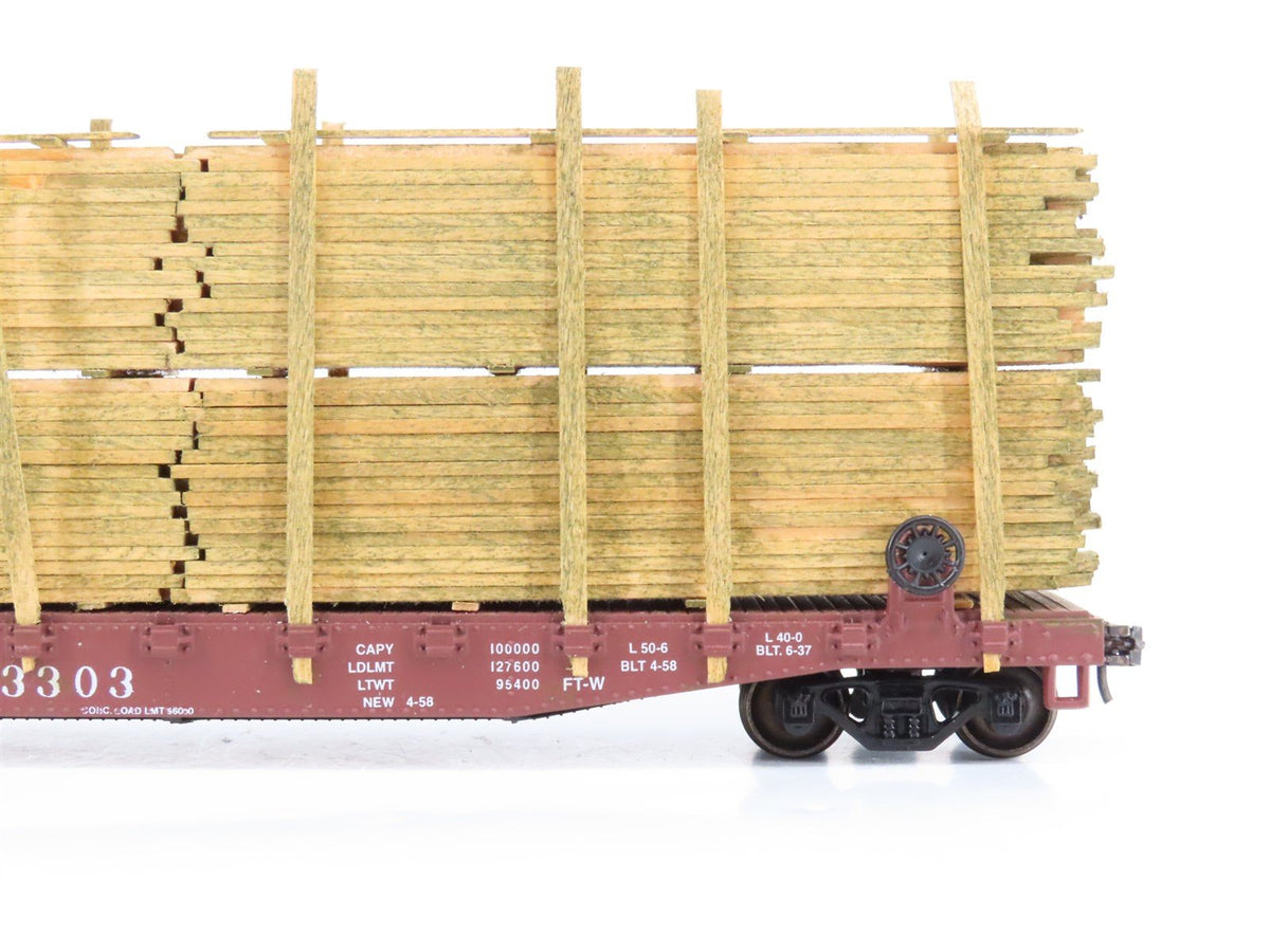 LOT of 2 HO Scale ATSF Santa Fe &amp; UP Union Pacific Flat Cars w/ Custom Loads