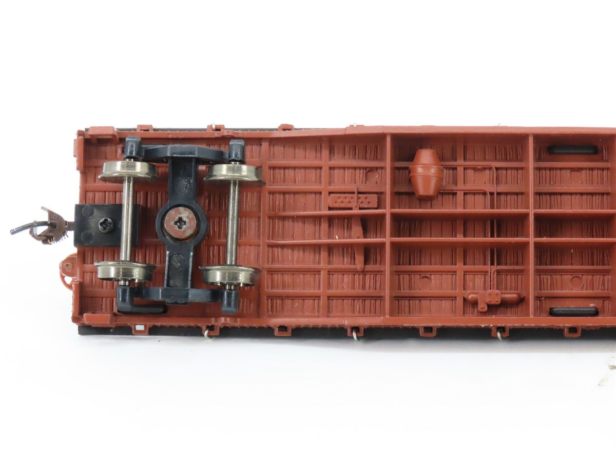 LOT of 2 HO Scale Bachmann WM Western Maryland Flat Cars w/ Custom Loads
