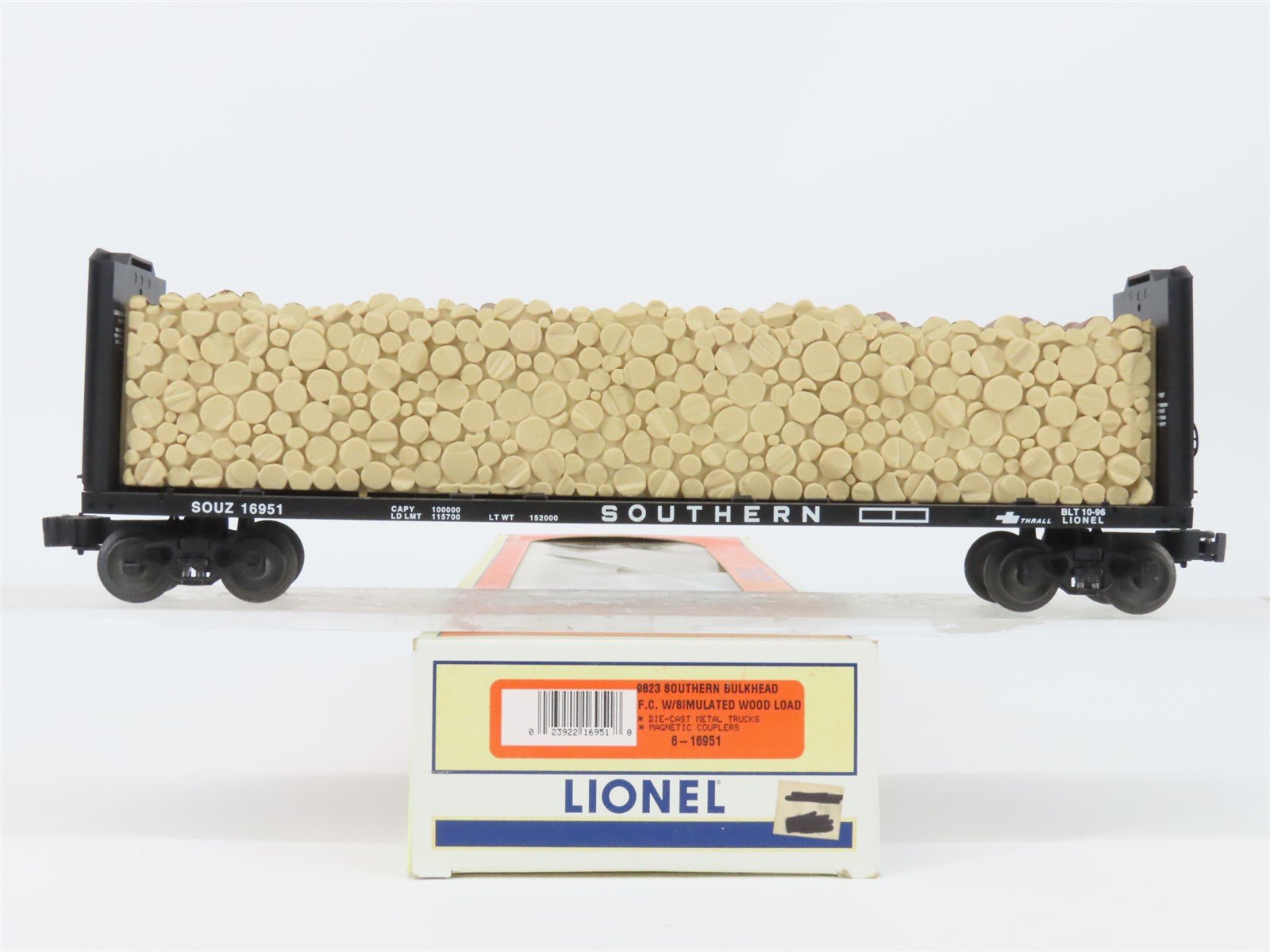 O Gauge 3-Rail Lionel 6-16951 SOU Southern 50' Bulkhead Flat Car w/ Wood Load