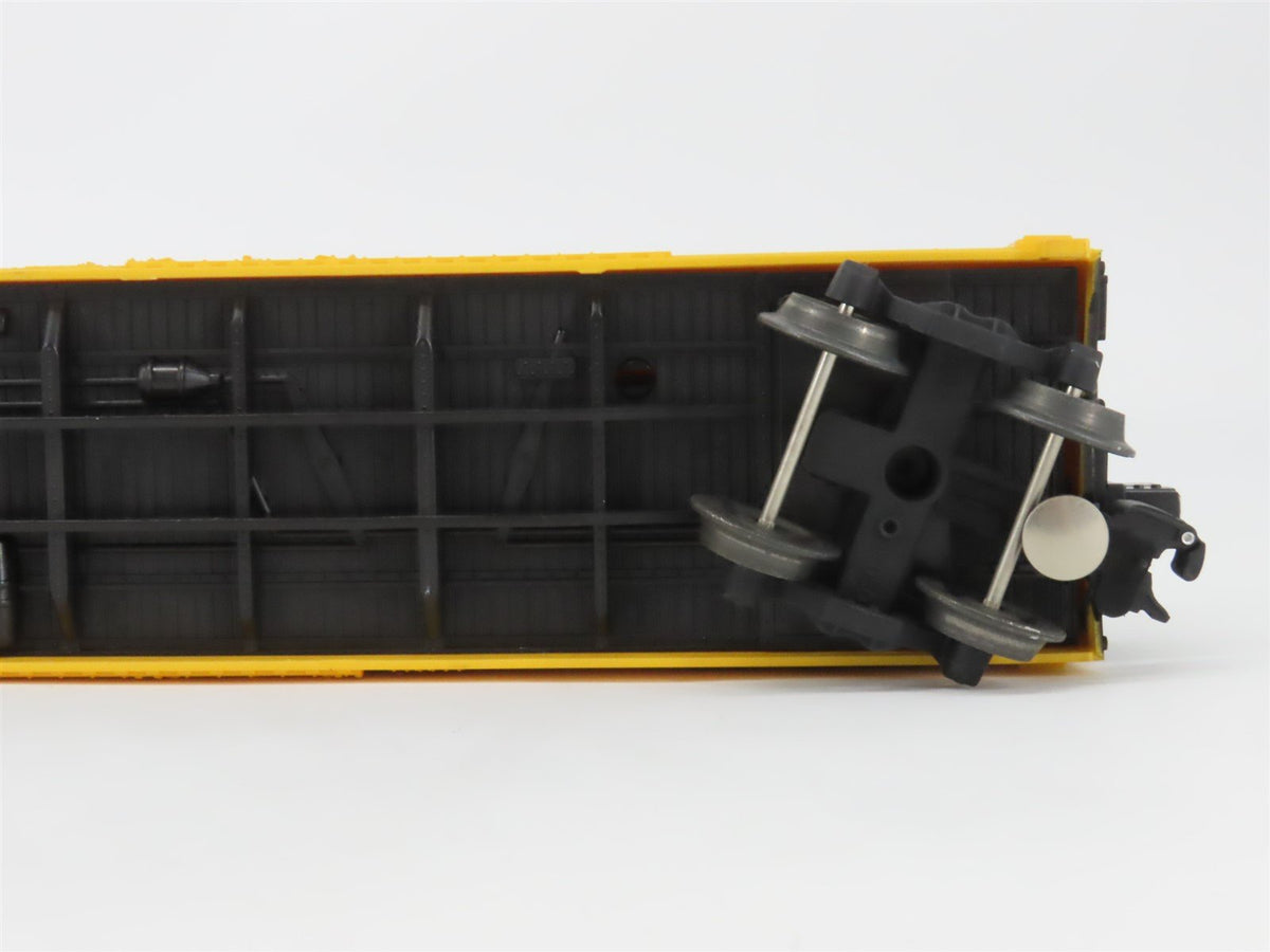 O Gauge 3-Rail Lionel 6-17302 SFRC ATSF Santa Fe Reefer #17302 w/ ETD Light