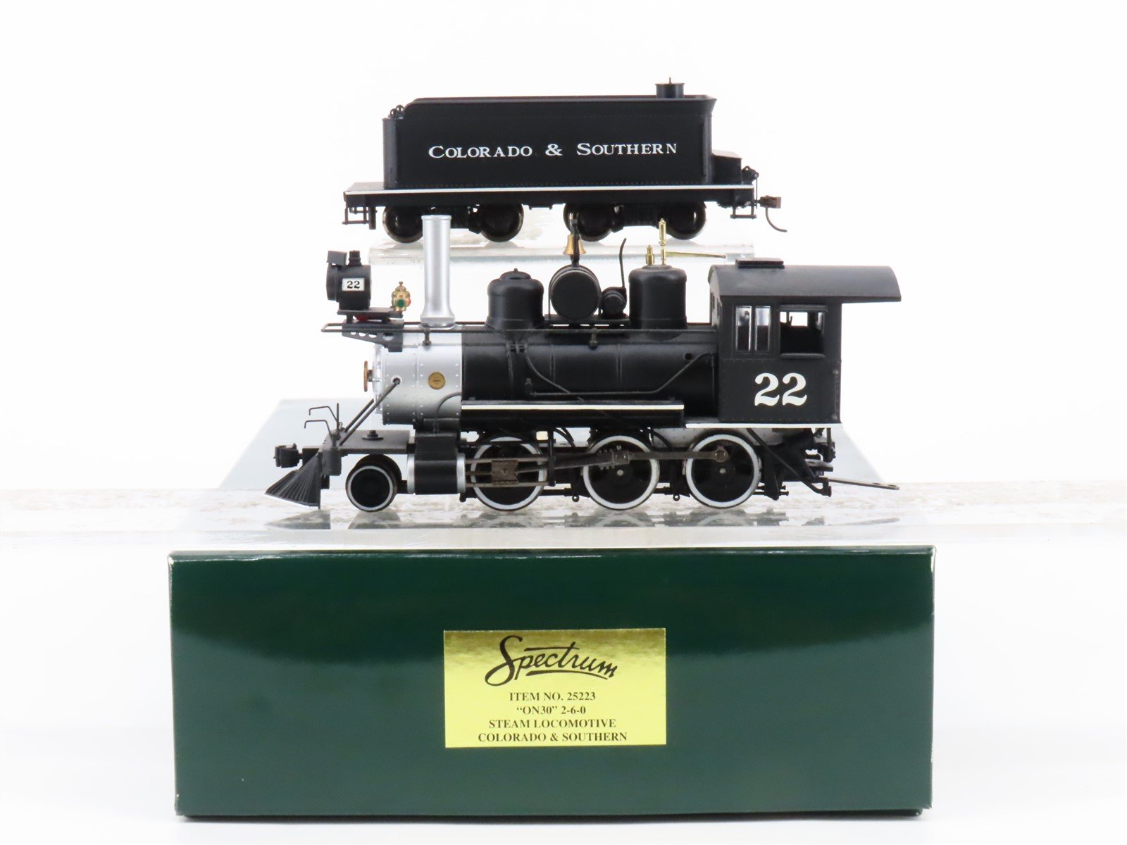 On30 Scale Bachmann 25223 C&S Colorado & Southern 2-6-0 Steam Locomotive #22