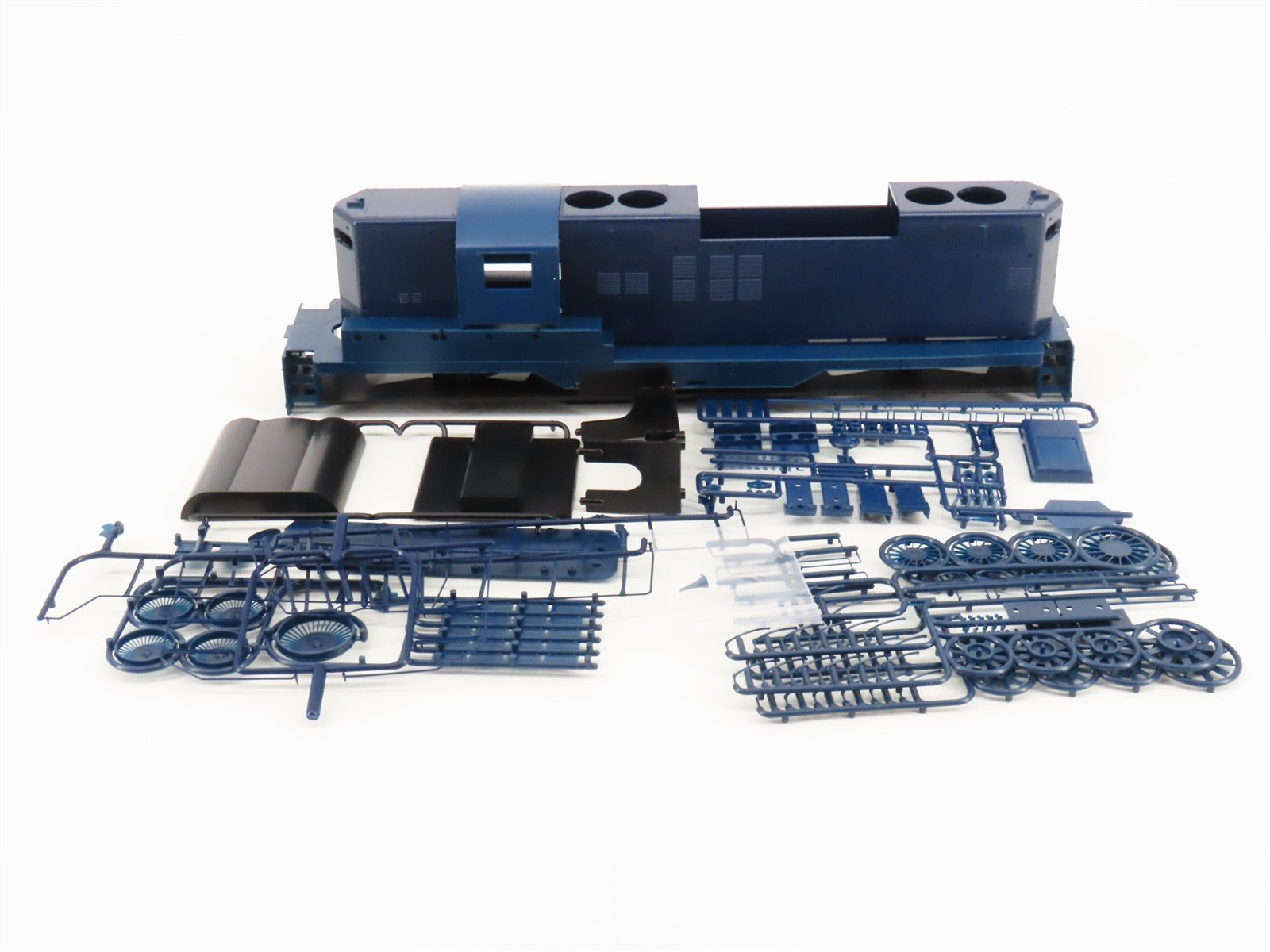 O Gauge 3-Rail Red Caboose Undecorated GP9 Diesel Loco Body Kit UNPOWERED