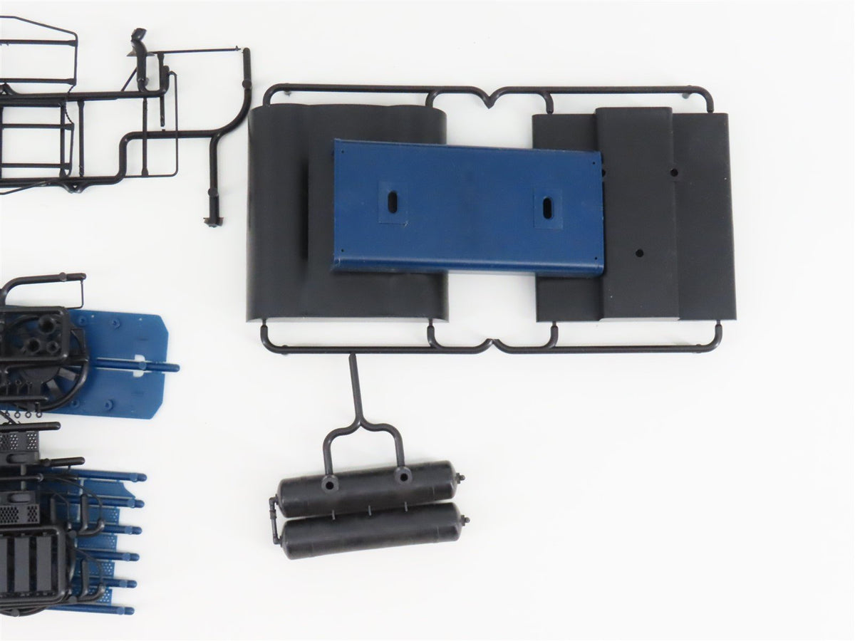 O Gauge 3-Rail Red Caboose OSA01 Undecorated GP9 Diesel Loco Body Kit UNPOWERED