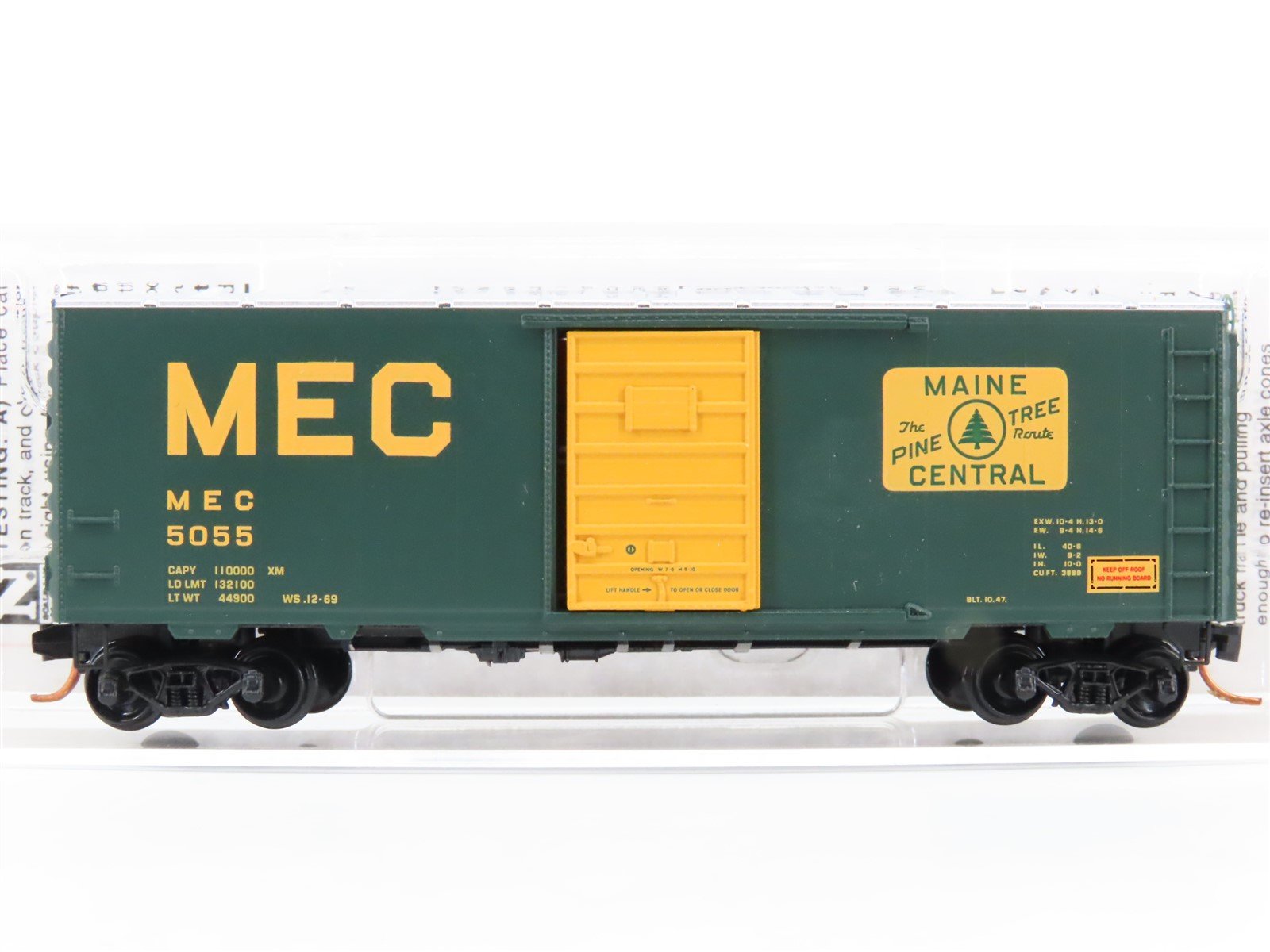 N Scale Micro-Trains MTL 07300120 MEC "Pine Tree Route" 40' Boxcar #5055 w/ Load