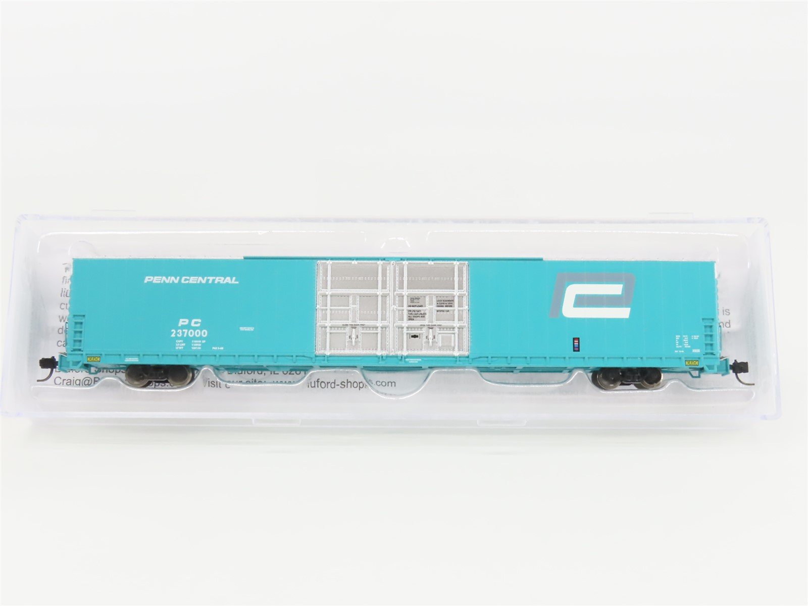 N Scale Bluford Shops 86700 PC Penn Central 86' Auto Parts Box Car #237000