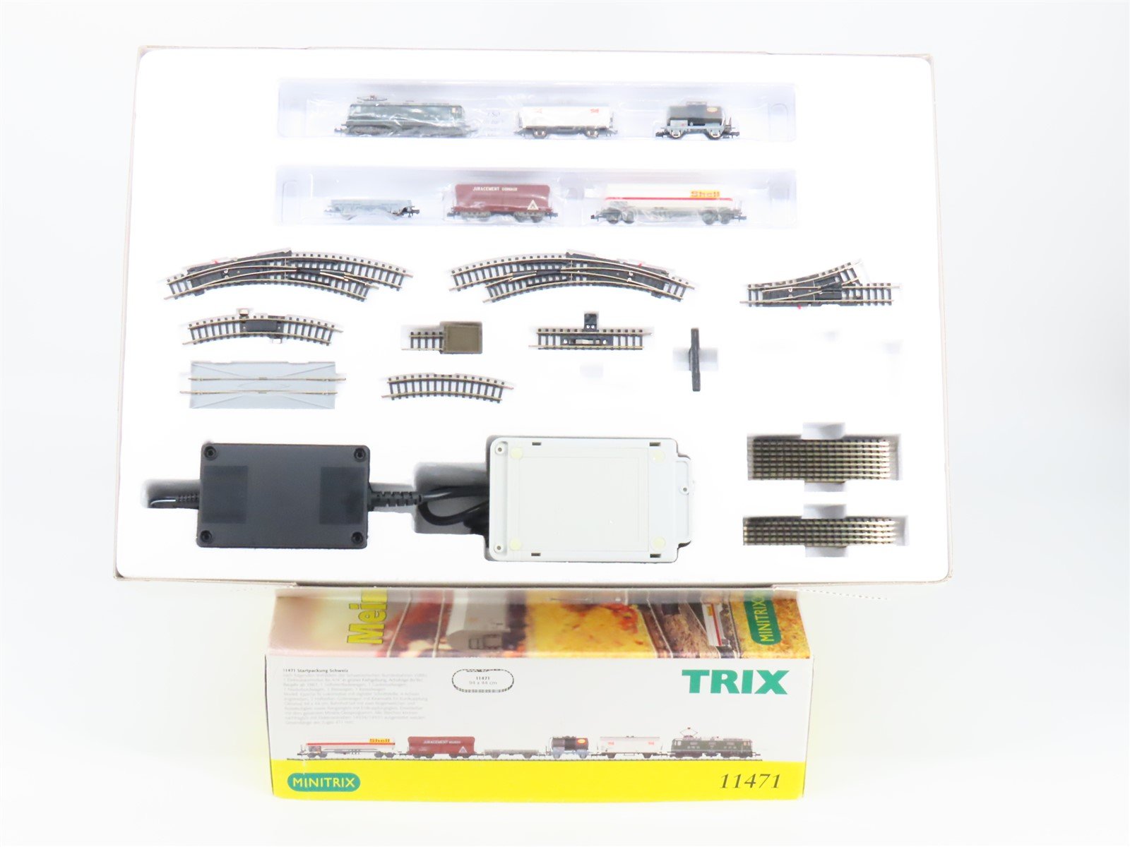 N Scale Minitrix 11471 SBB Swiss Re4/4II Electric Freight Train Starter Set