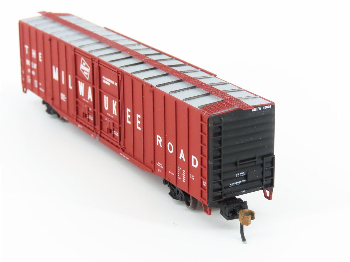 N Scale Athearn MILW Milwaukee Road 60&#39; PS Auto Parts Boxcar #4009