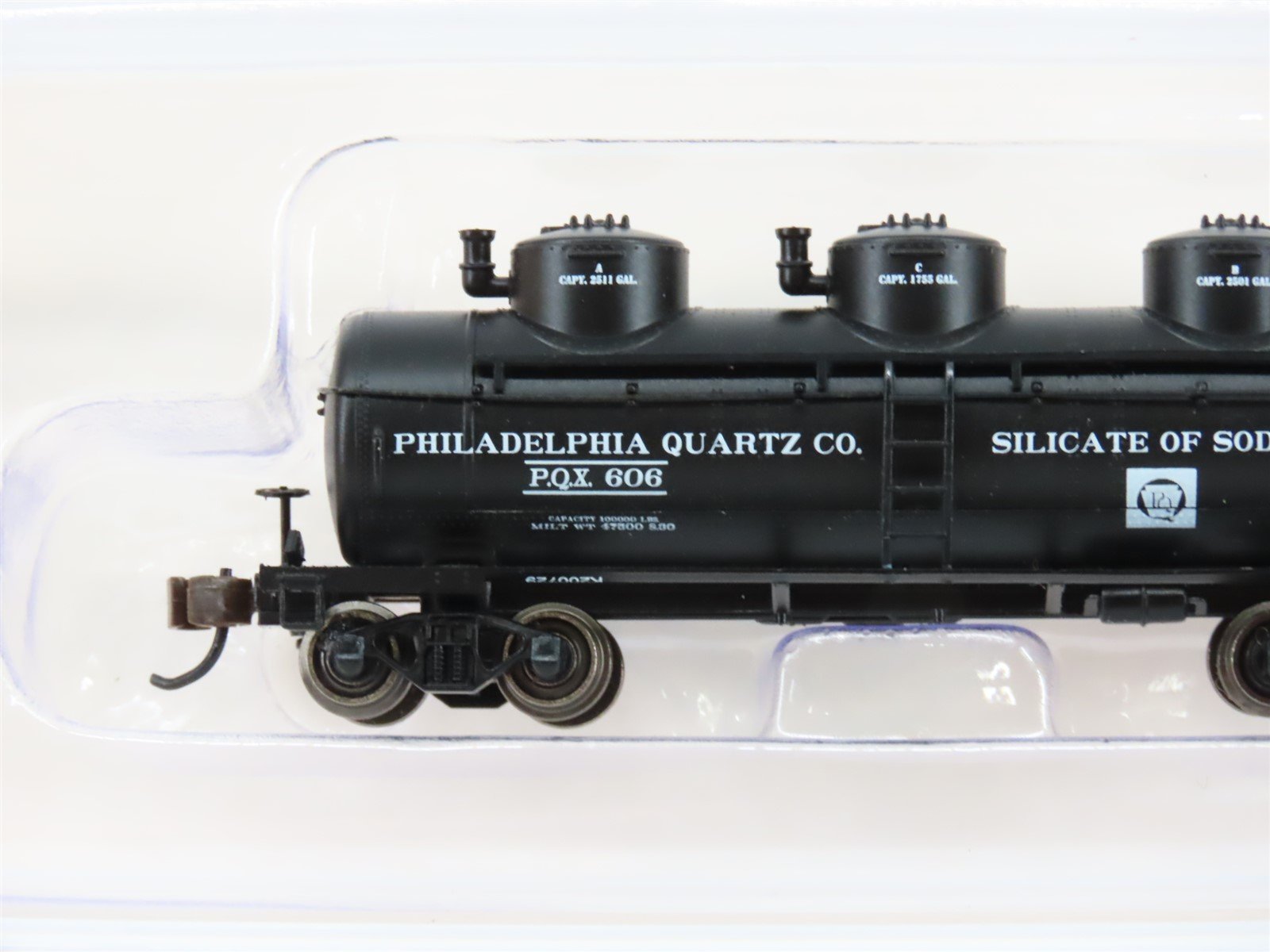 N Scale Bachmann 17151 PQX Philadelphia Quartz Co 3-Dome Tank Car #606