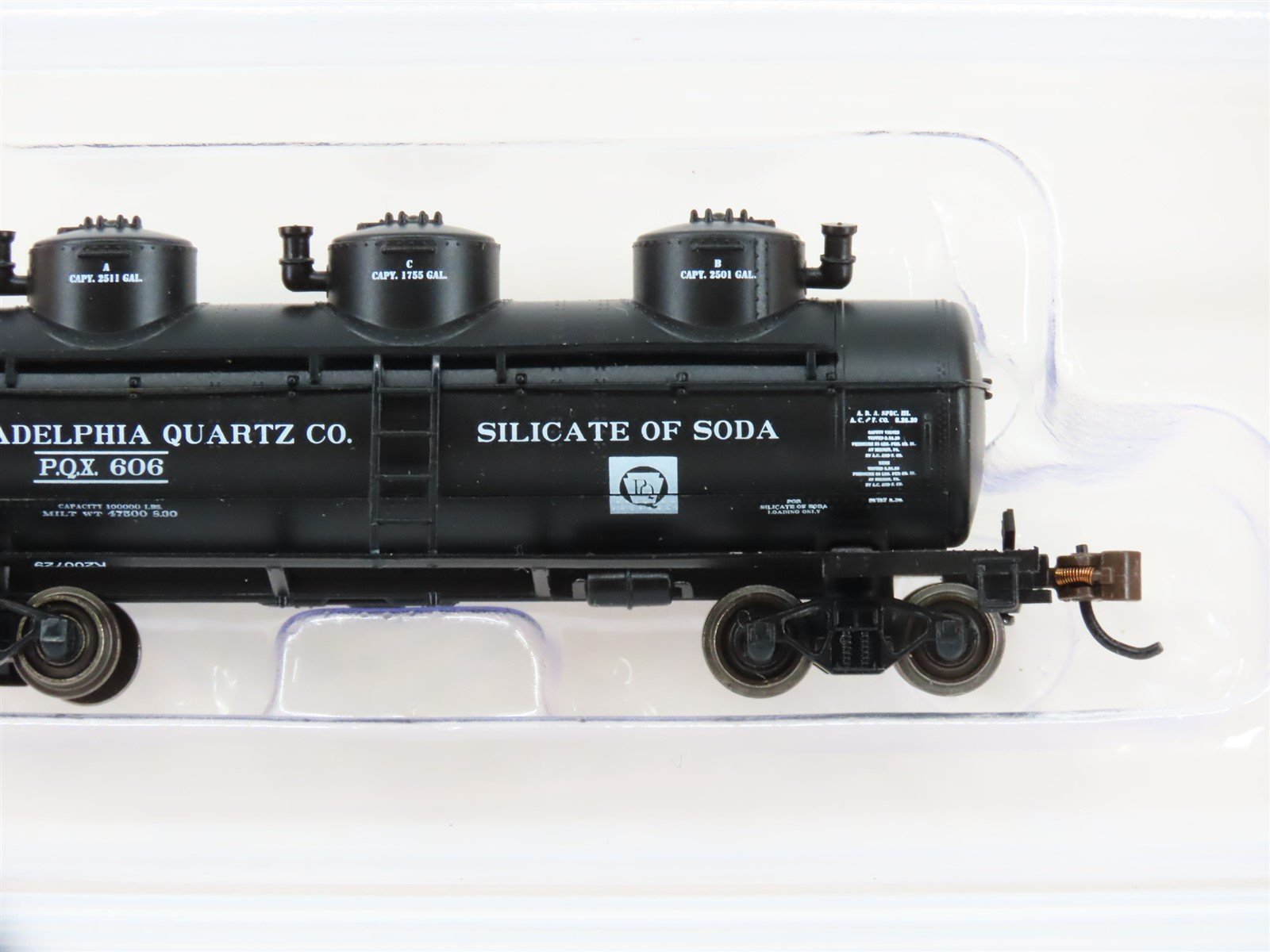 N Scale Bachmann 17151 PQX Philadelphia Quartz Co 3-Dome Tank Car #606