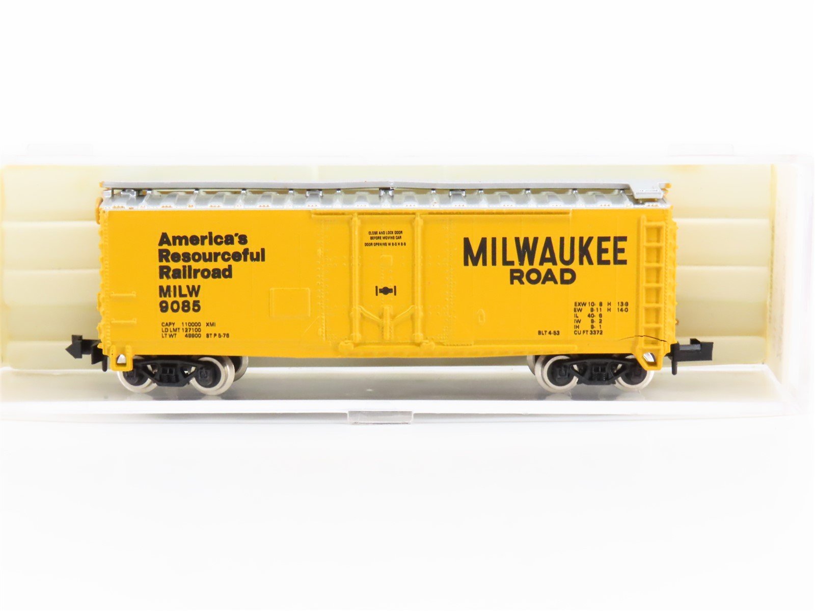 N Atlas 3316 MILW Railway "America's Resourceful Railroad" 40' Boxcar #9085