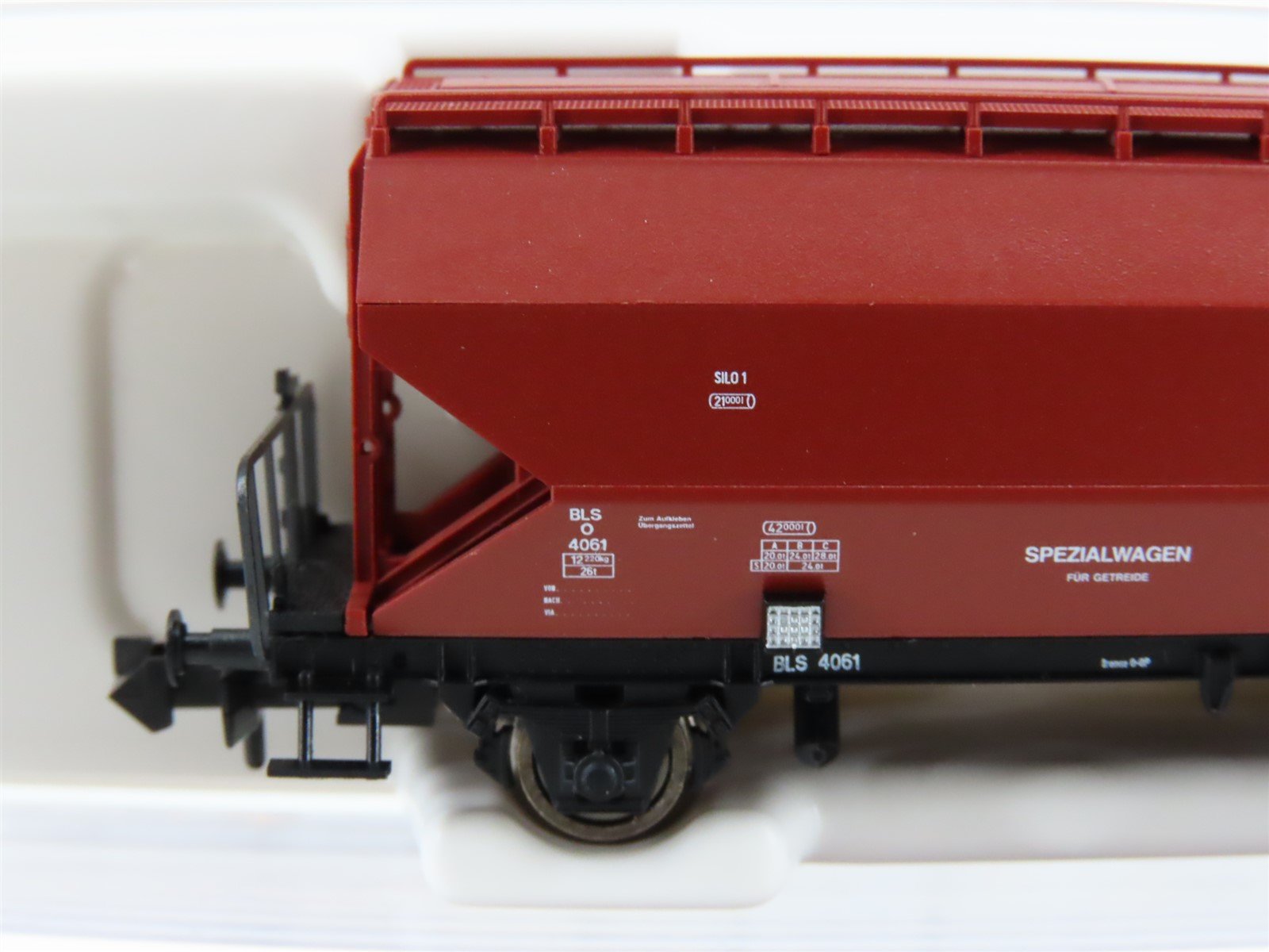 N Scale Fleischmann 830310 BLS Bern-Lotschberg-Simplon Grain Silo Wagon 2-Pack