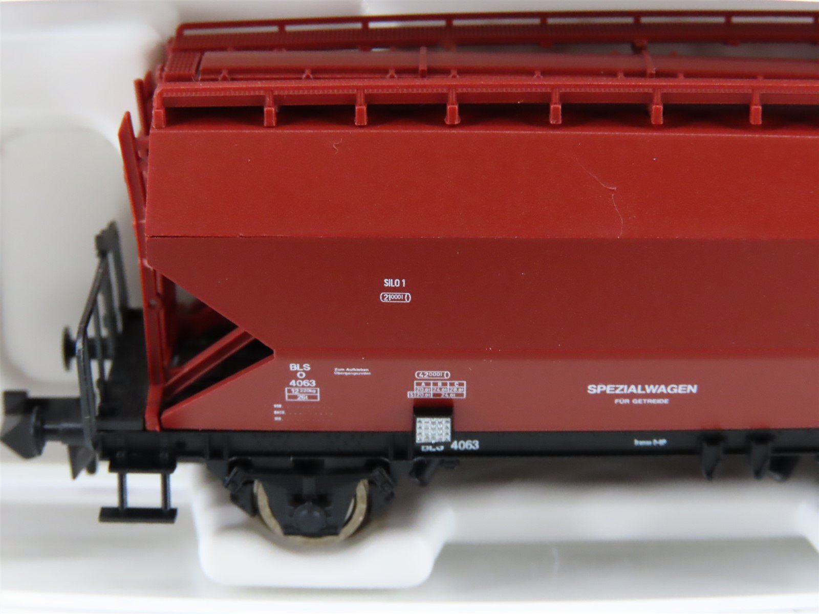 N Scale Fleischmann 830310 BLS Bern-Lotschberg-Simplon Grain Silo Wagon 2-Pack