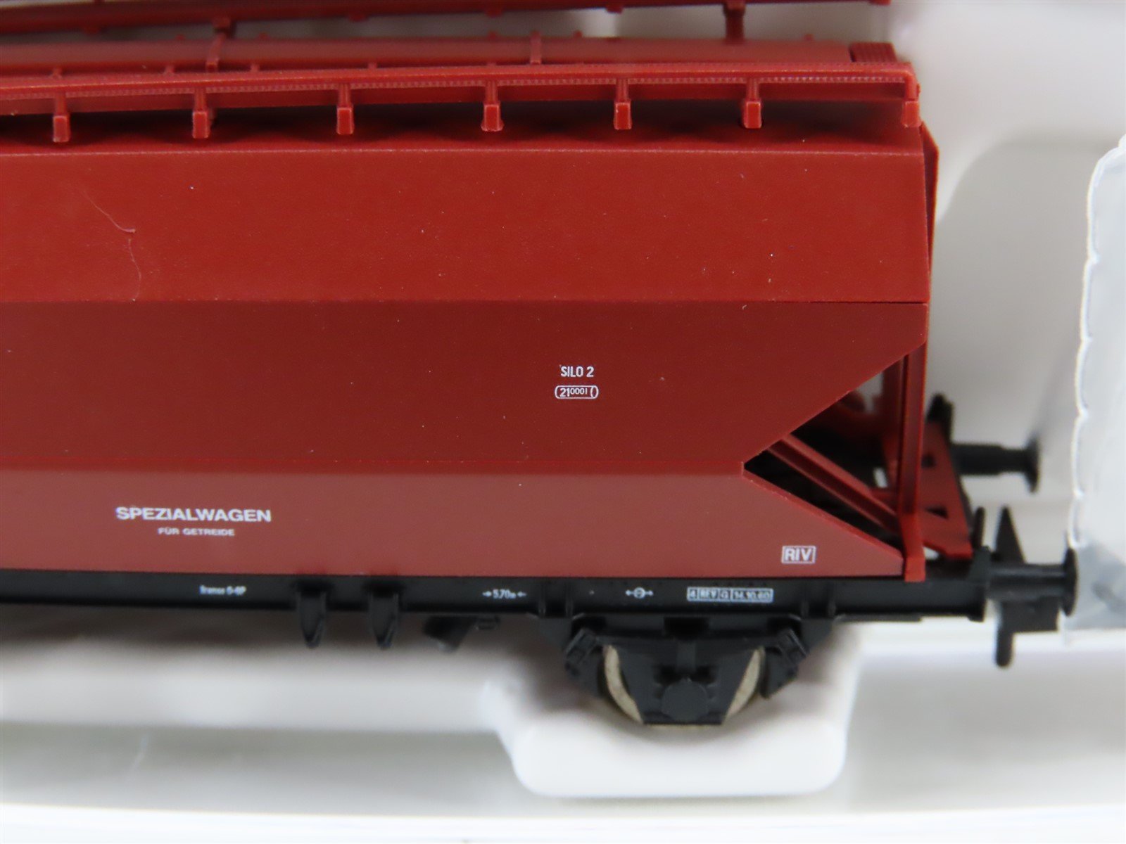 N Scale Fleischmann 830310 BLS Bern-Lotschberg-Simplon Grain Silo Wagon 2-Pack