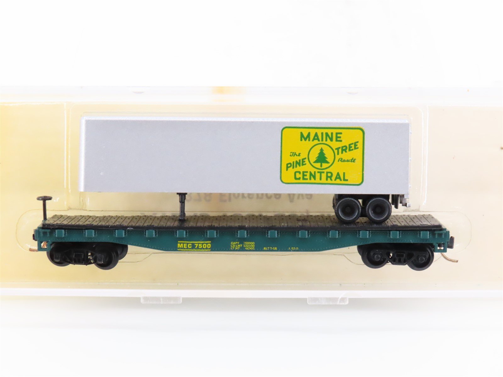 N Scale Atlas 3771 MEC Maine Central 40' Flatcar #7500 w/MEC Trailer Load