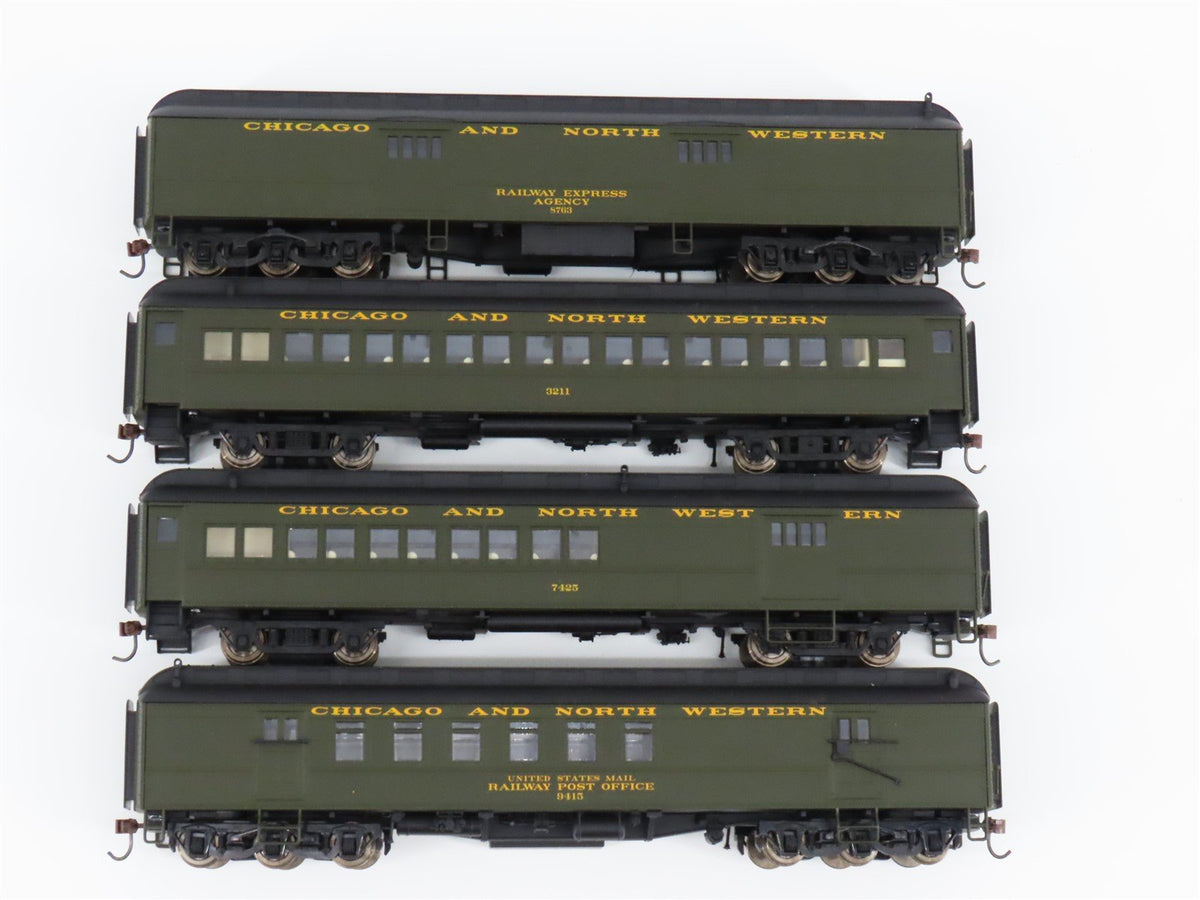 HO Scale Rivarossi RT600224 CNW Chicago Northwestern Passenger 4-Car Set