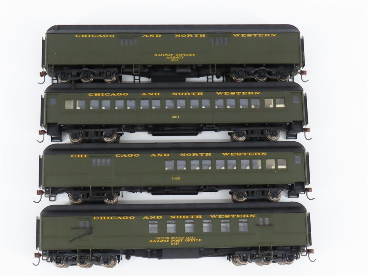 HO Scale Rivarossi RT600224 CNW Chicago Northwestern Passenger 4-Car Set