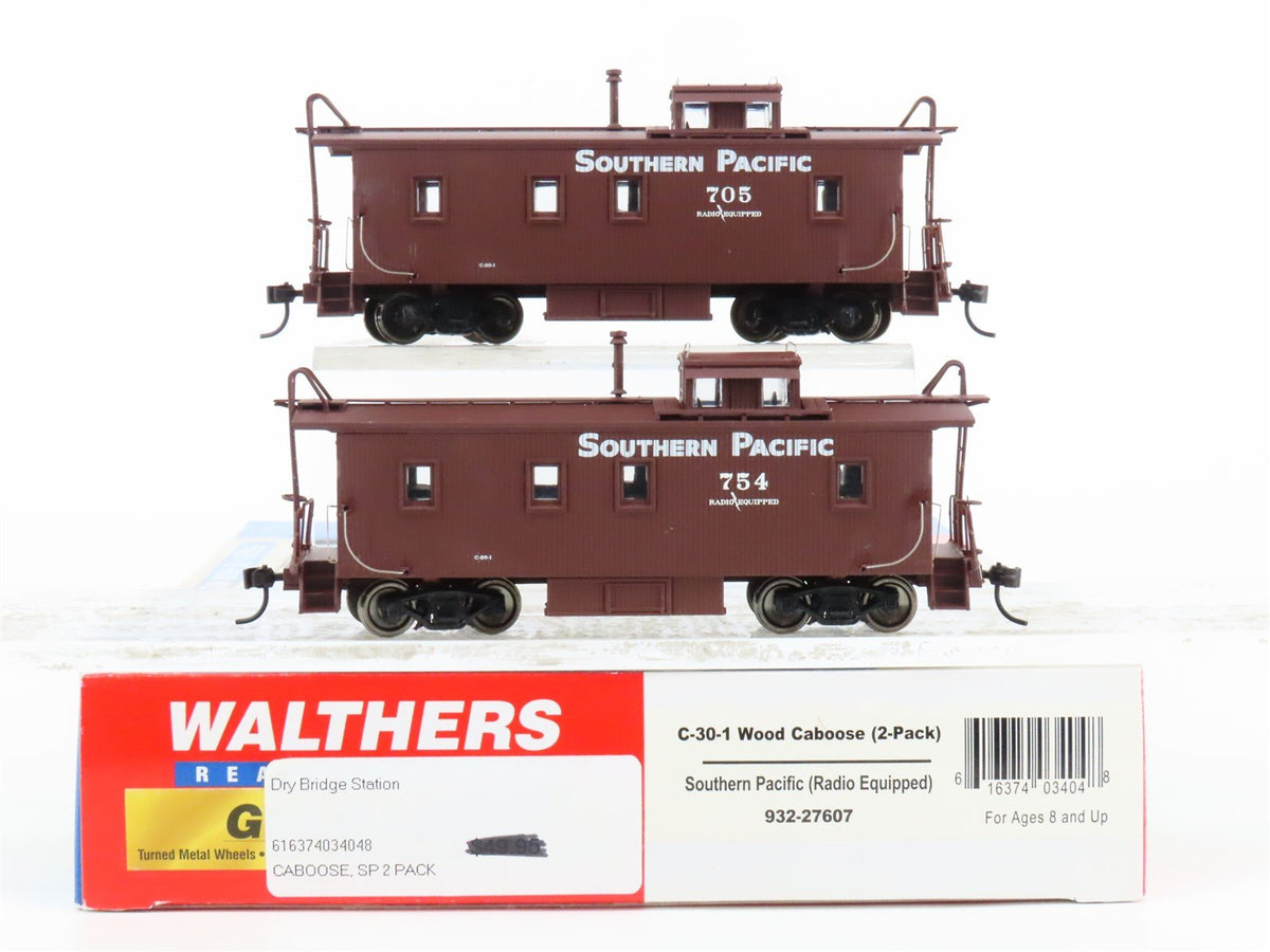 HO Scale Walthers 932-27607 SP Southern Pacific C-30-1 Wood Caboose 2-Pack