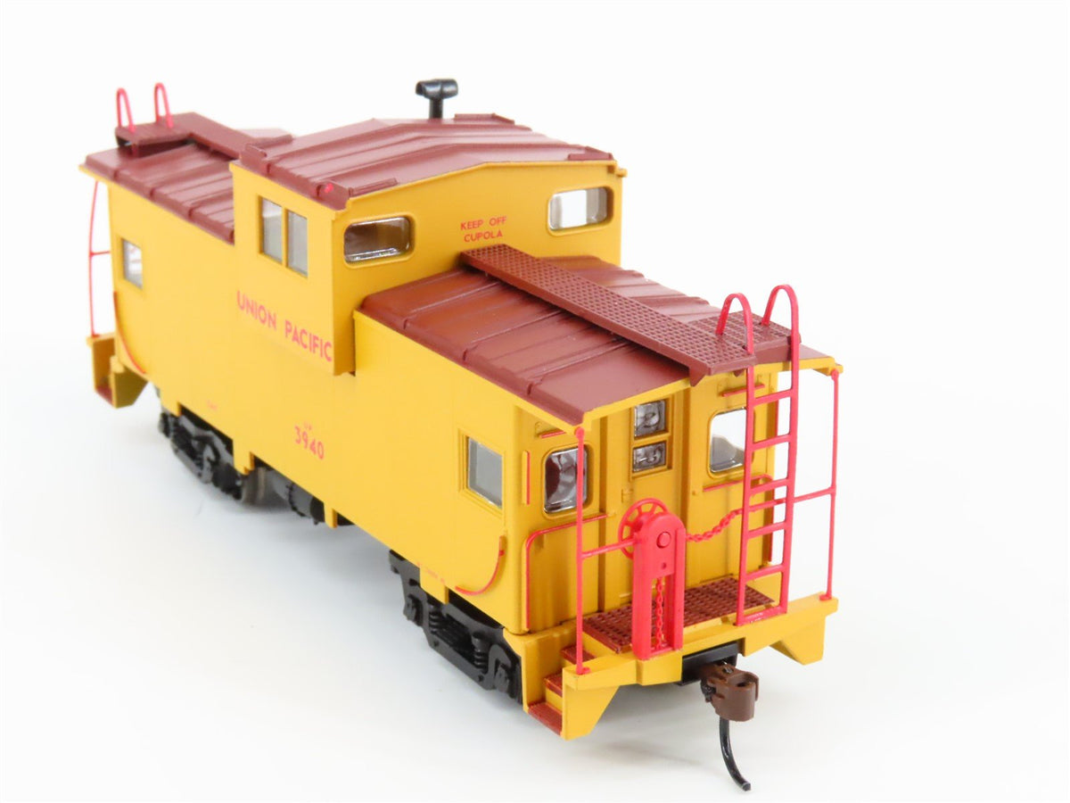 HO Scale Athearn 74103 UP Union Pacific Wide Vision Caboose #3940