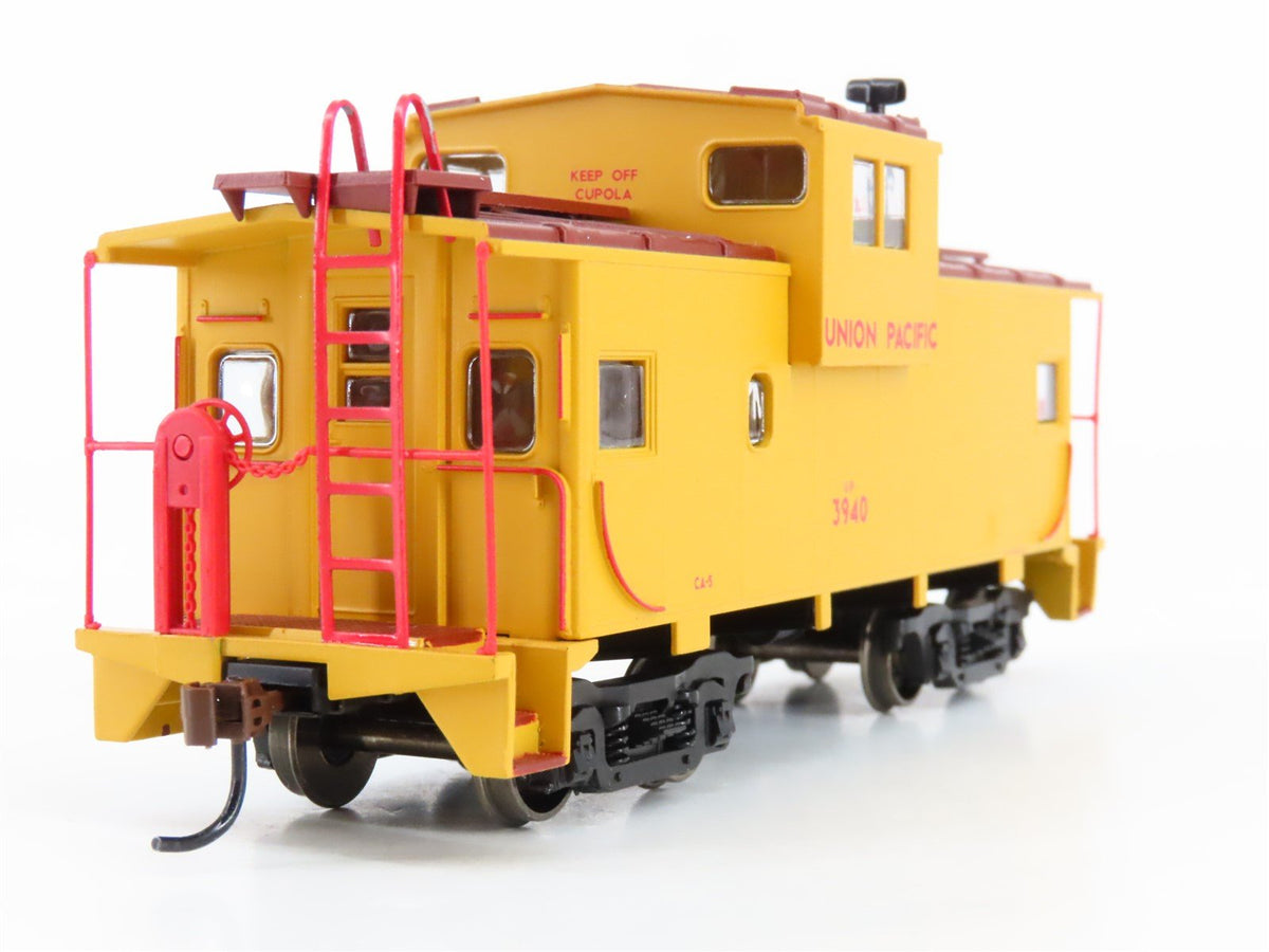 HO Scale Athearn 74103 UP Union Pacific Wide Vision Caboose #3940