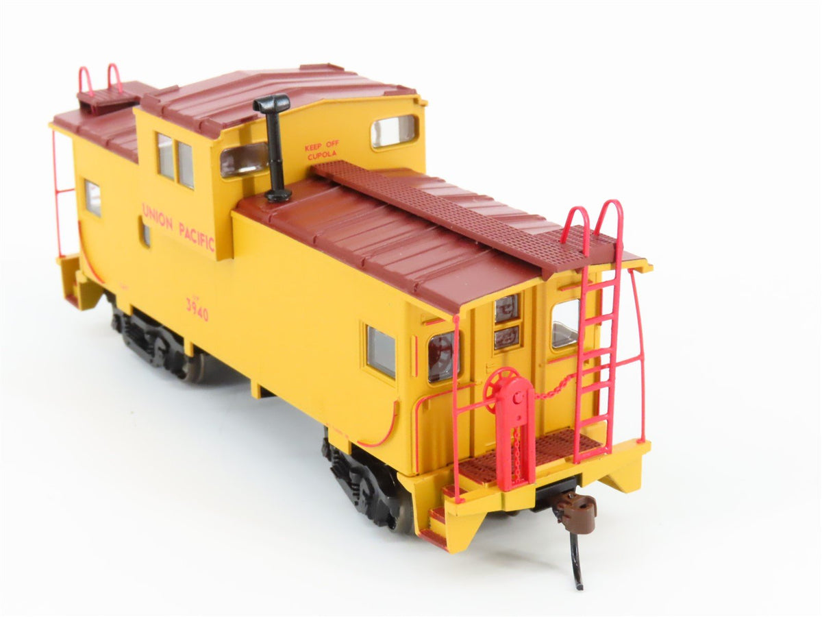 HO Scale Athearn 74103 UP Union Pacific Wide Vision Caboose #3940