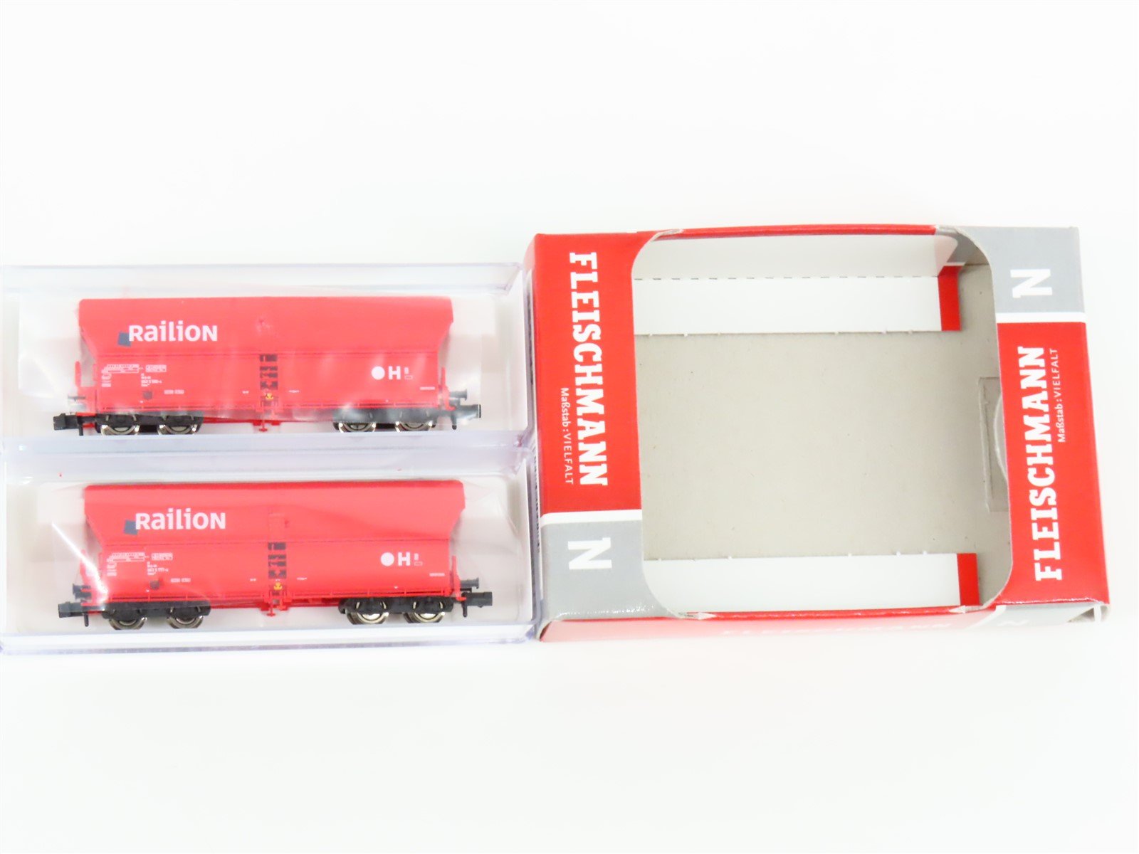 N Scale Fleischmann 852317 DB German Railion 2-Bay Side-Unloading Hoppers 2-Pack