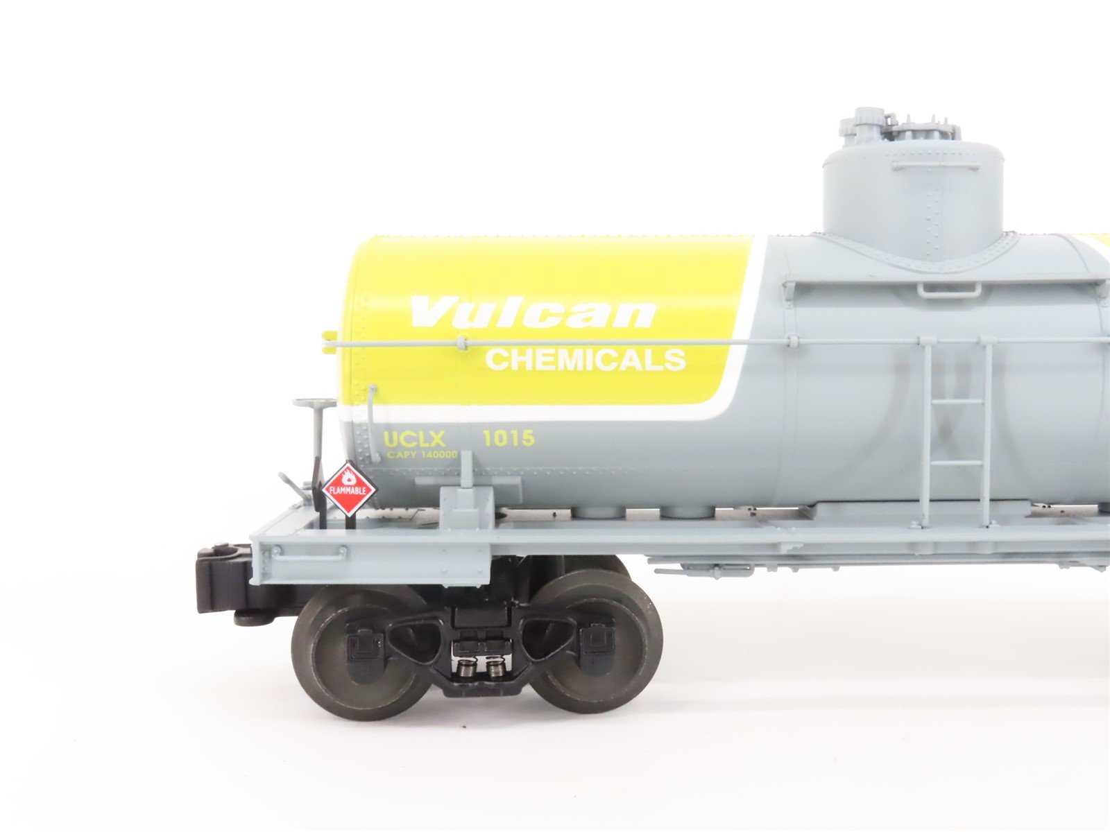 O Gauge 3-Rail Lionel 6-19615 UCLX Vulcan Chemicals 8K Gallon Tank Car #1015