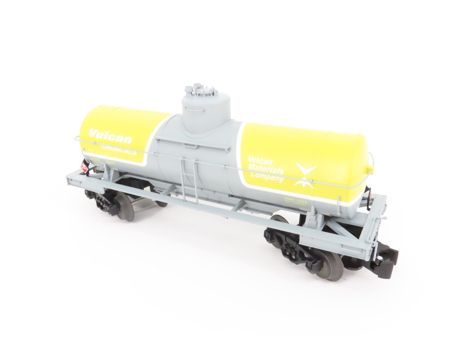 O Gauge 3-Rail Lionel 6-19615 UCLX Vulcan Chemicals 8K Gallon Tank Car #1015