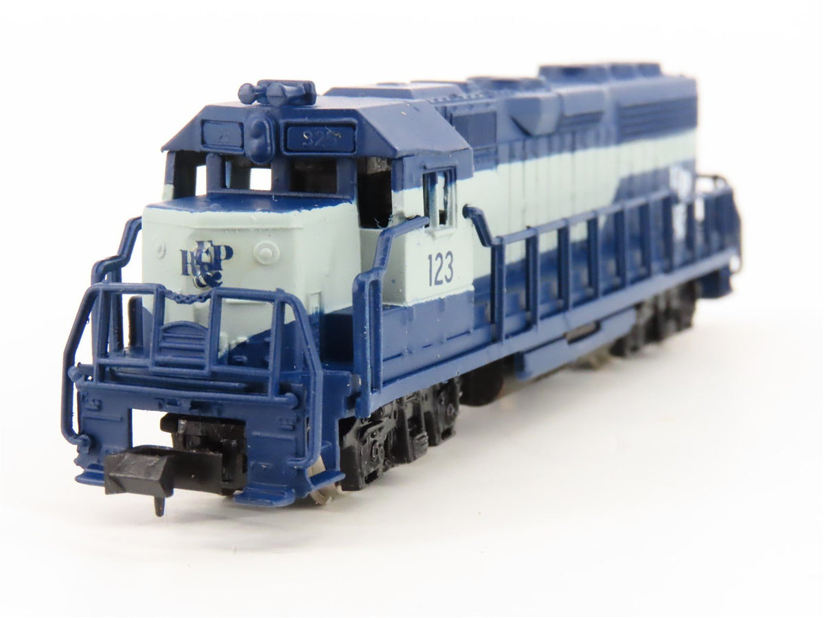 N Scale Bachmann 51-635-03 RF&amp;P EMD GP40 Diesel #123 - Custom